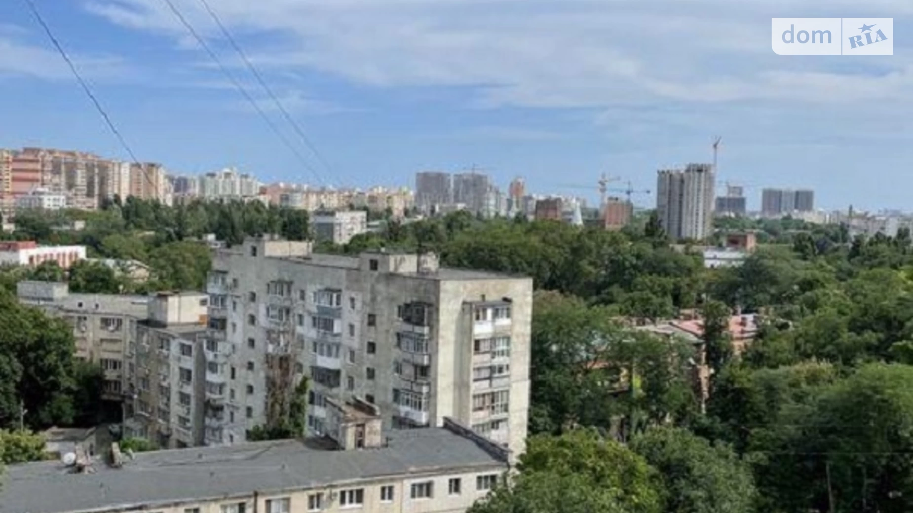 Продається 2-кімнатна квартира 51 кв. м у Одесі, вул. Середньофонтанська