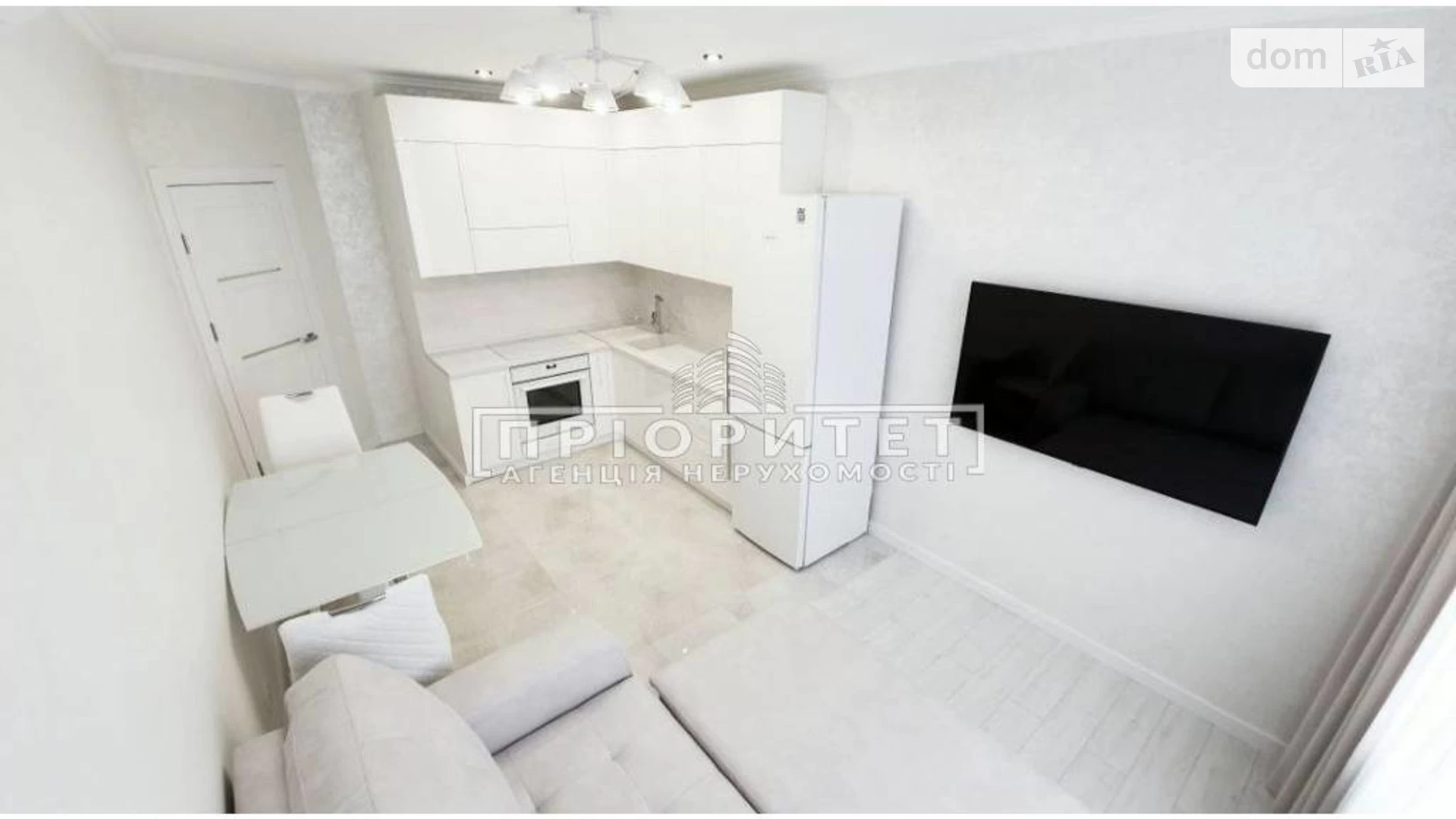 Продается 1-комнатная квартира 44 кв. м в Одессе, ул. Бассейная