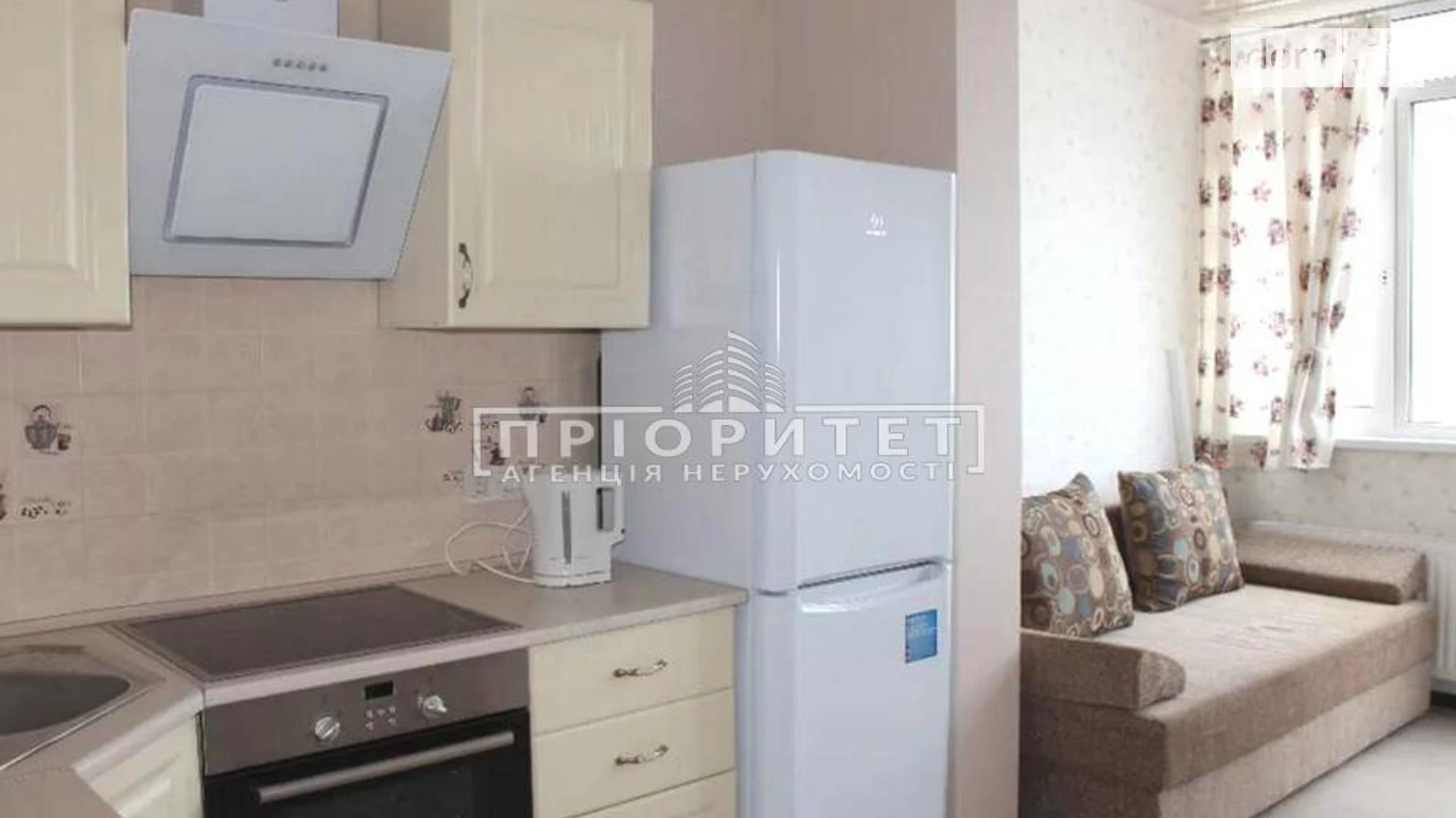 Продается 1-комнатная квартира 50 кв. м в Одессе, ул. Якова Бреуса