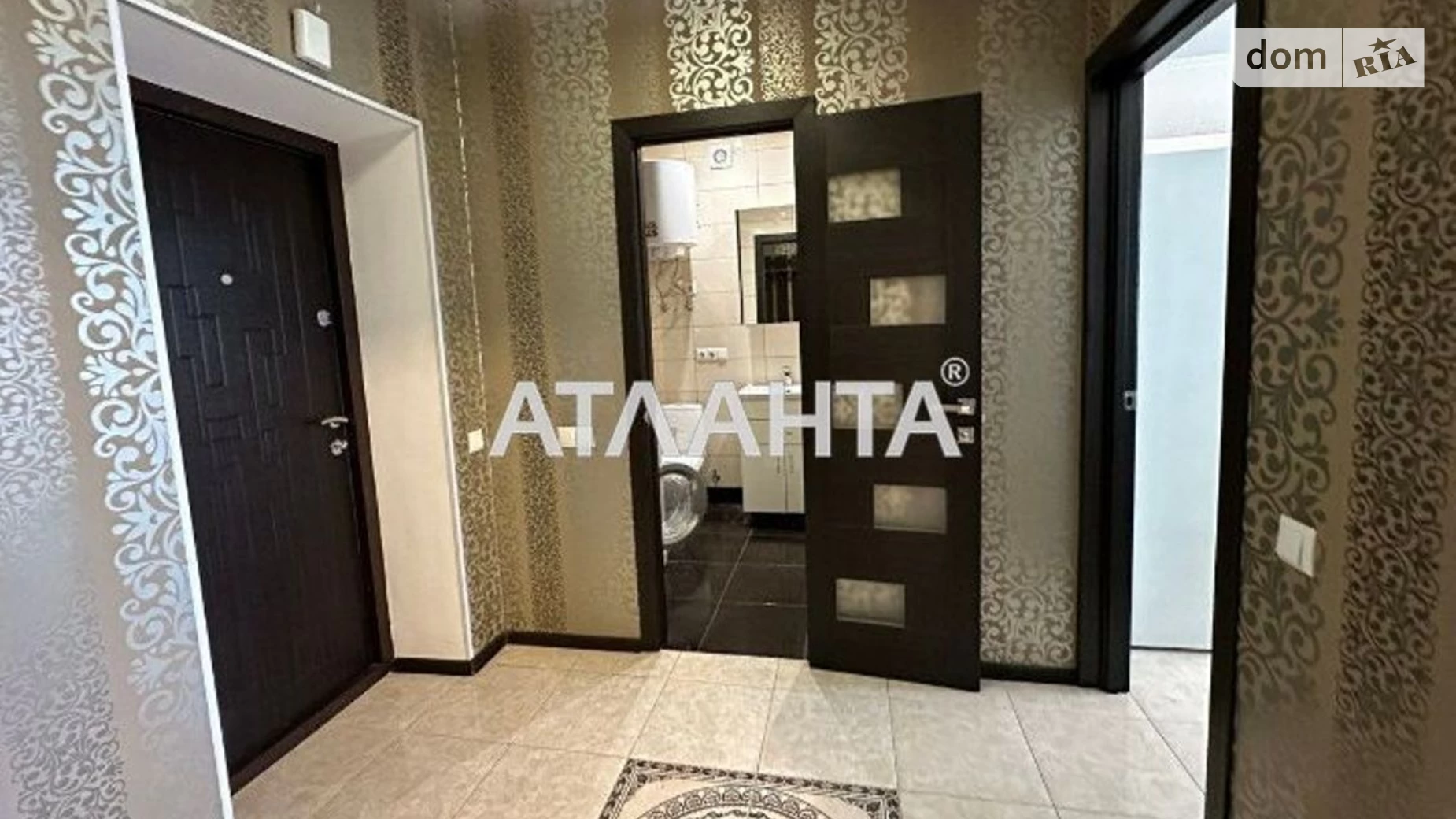 Продается 1-комнатная квартира 42 кв. м в Киеве, пл. Софиевская