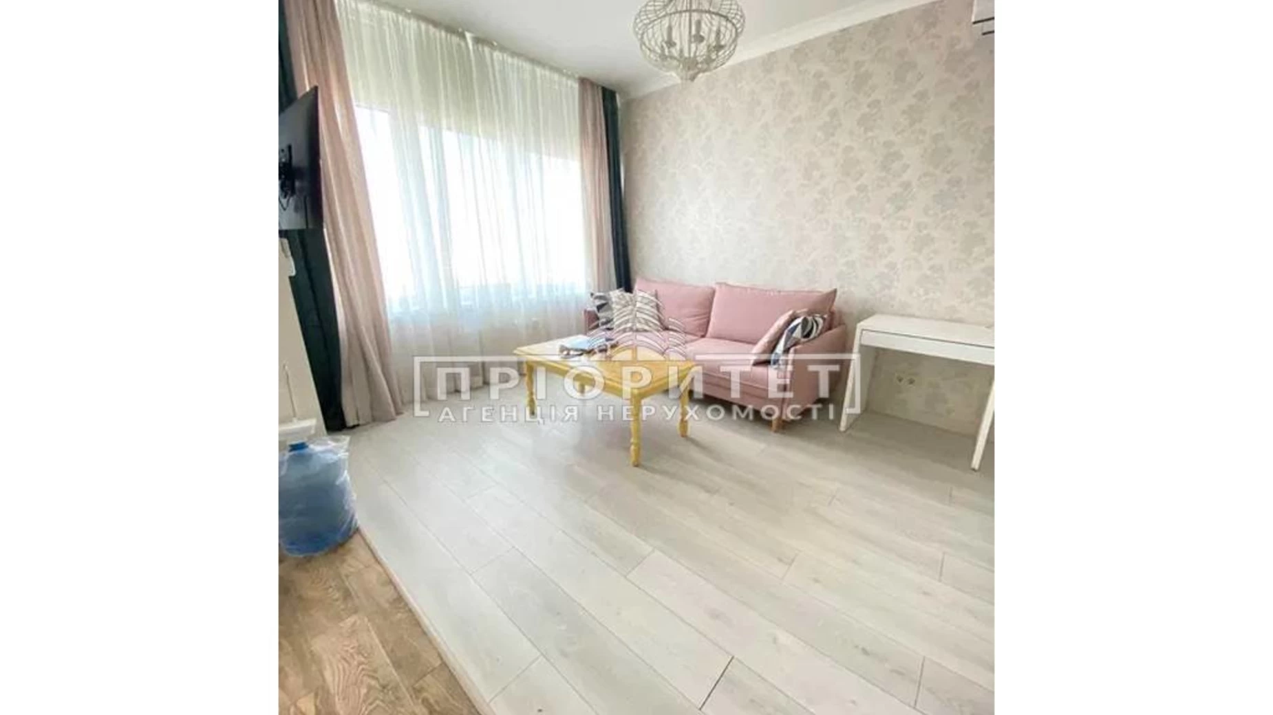 Продается 1-комнатная квартира 36 кв. м в Одессе, ул. Каманина