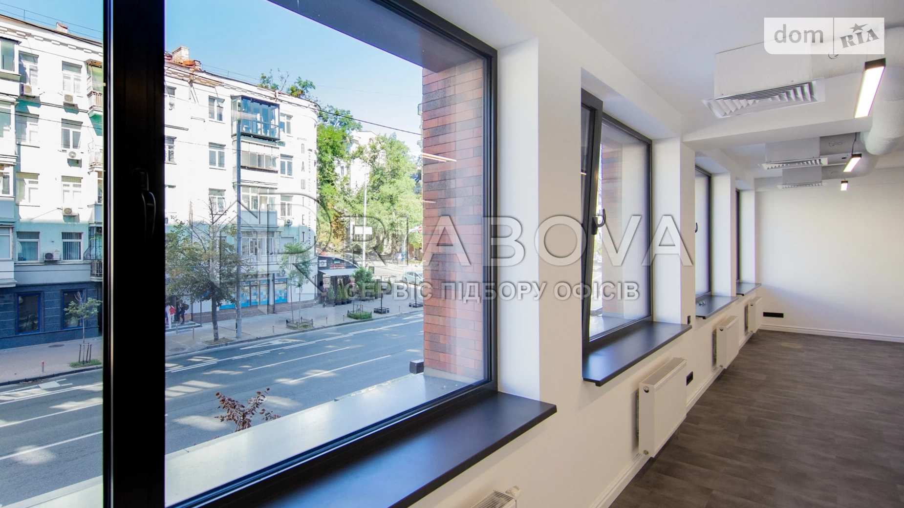 Сдается в аренду офис 197.5 кв. м в бизнес-центре, цена: 5178 $ - фото 2
