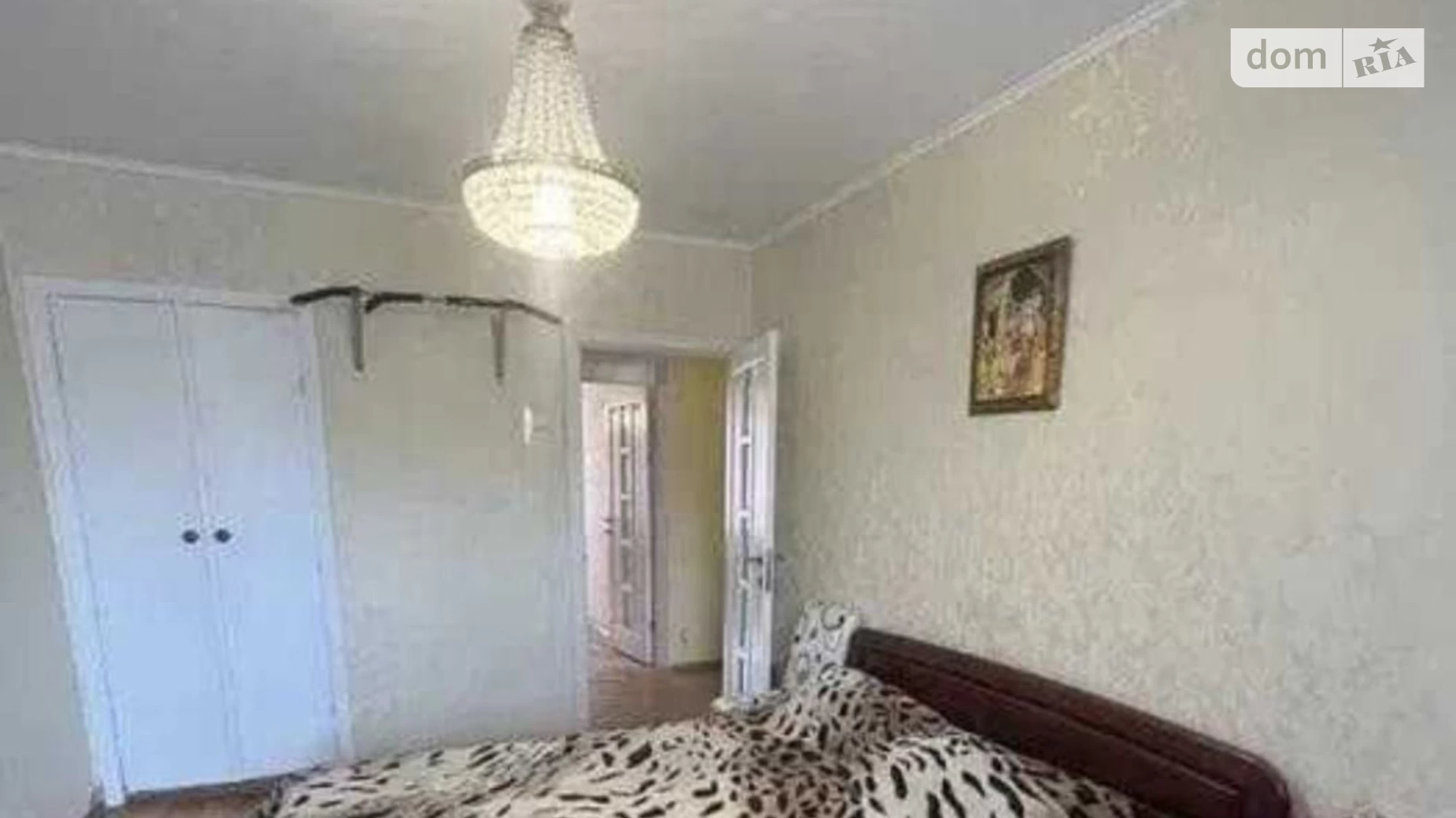 Продается 2-комнатная квартира 49 кв. м в Одессе, ул. Романа Кармена