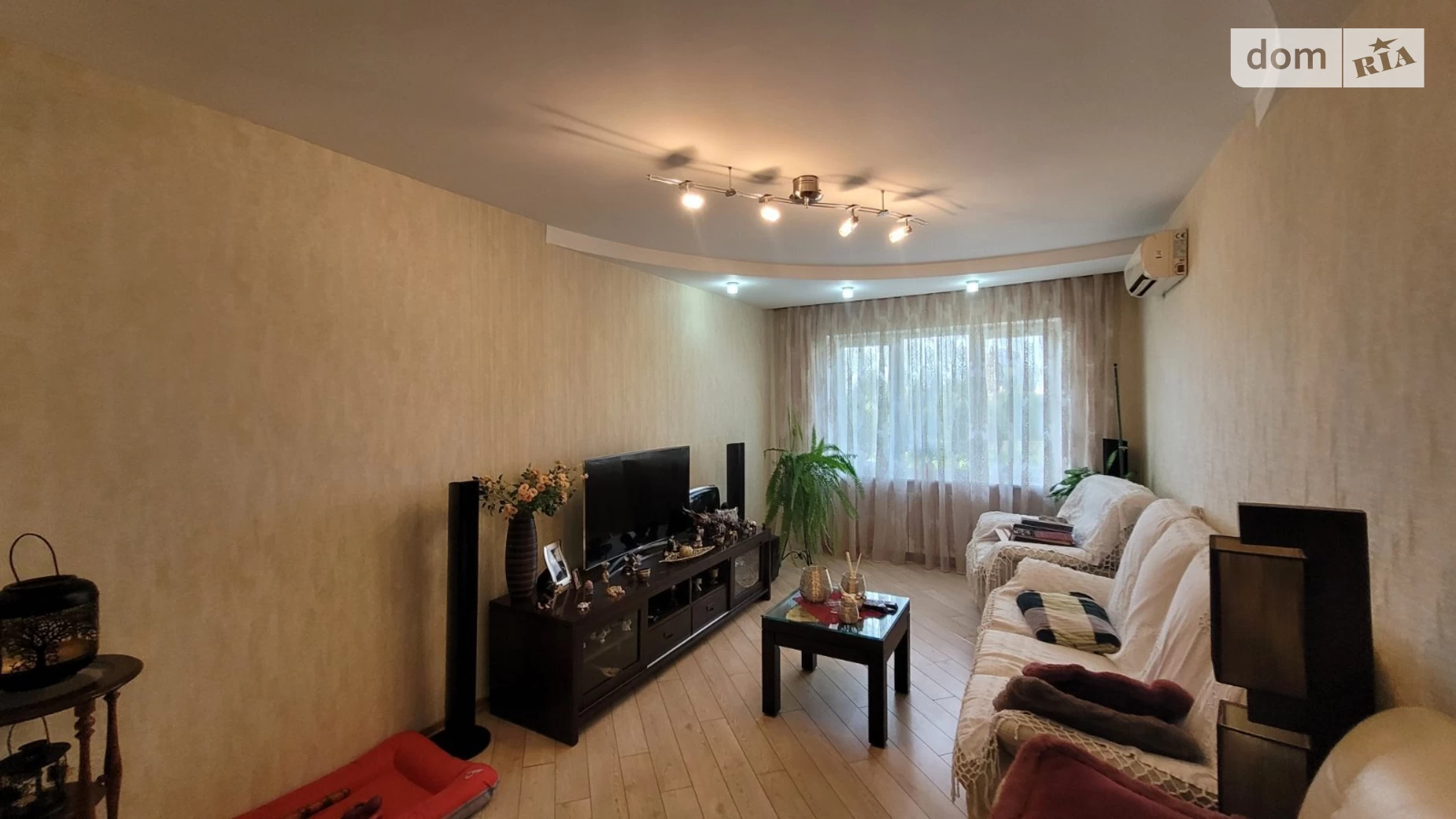 Продается 3-комнатная квартира 64 кв. м в Одессе, ул. Академика Королева, 18