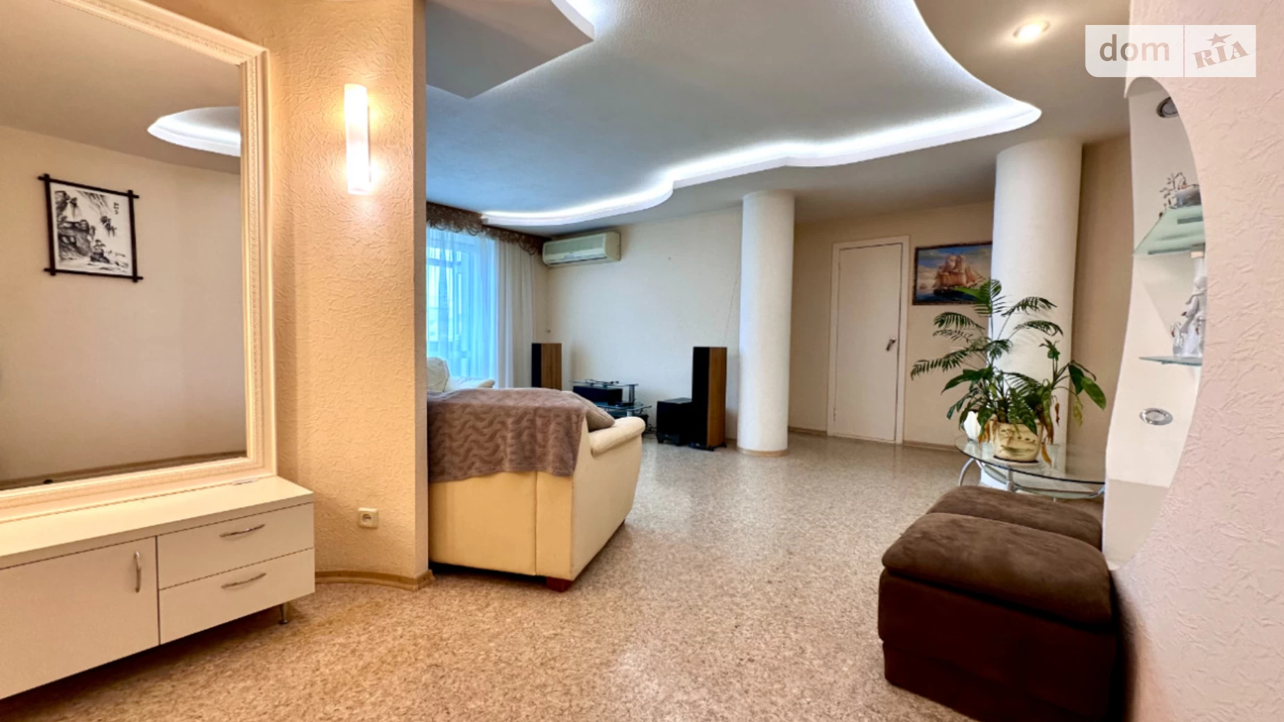 Продается 3-комнатная квартира 63 кв. м в Днепре, ул. Драгоманова Михаила