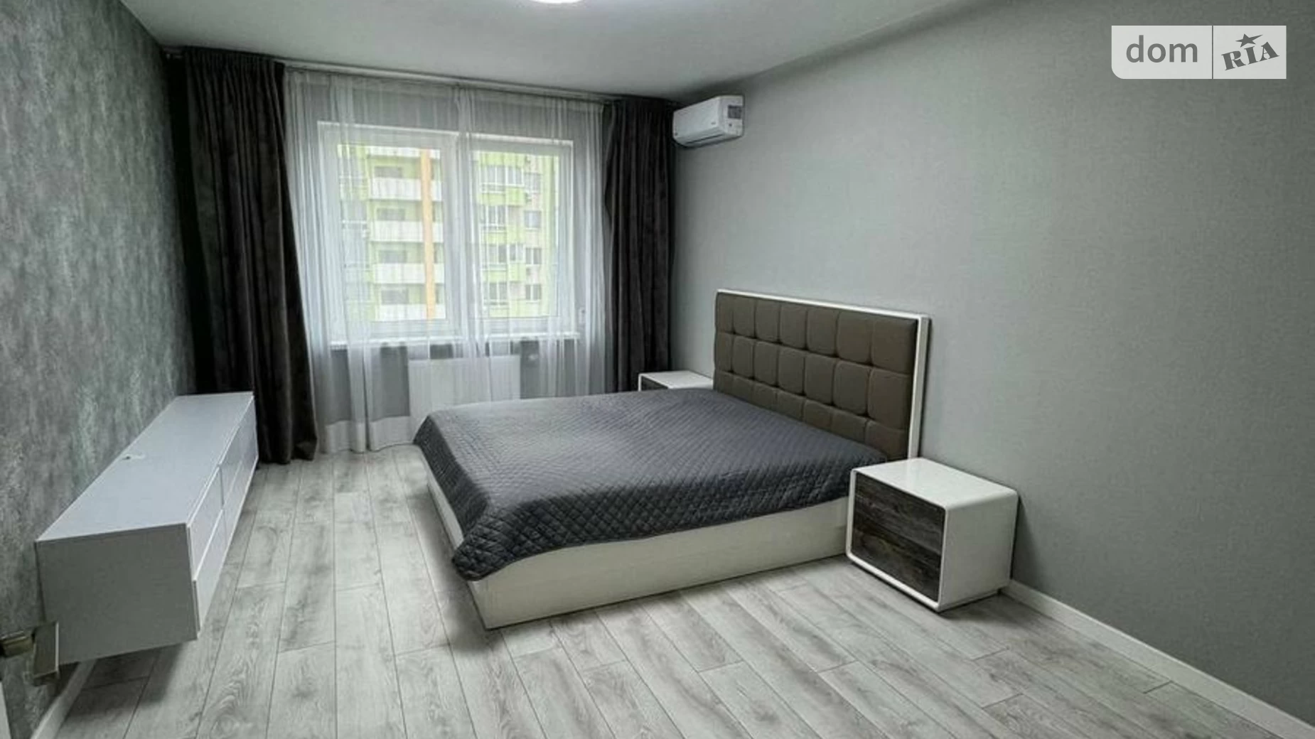 Продается 1-комнатная квартира 43 кв. м в Киеве, ул. Михаила Донца
