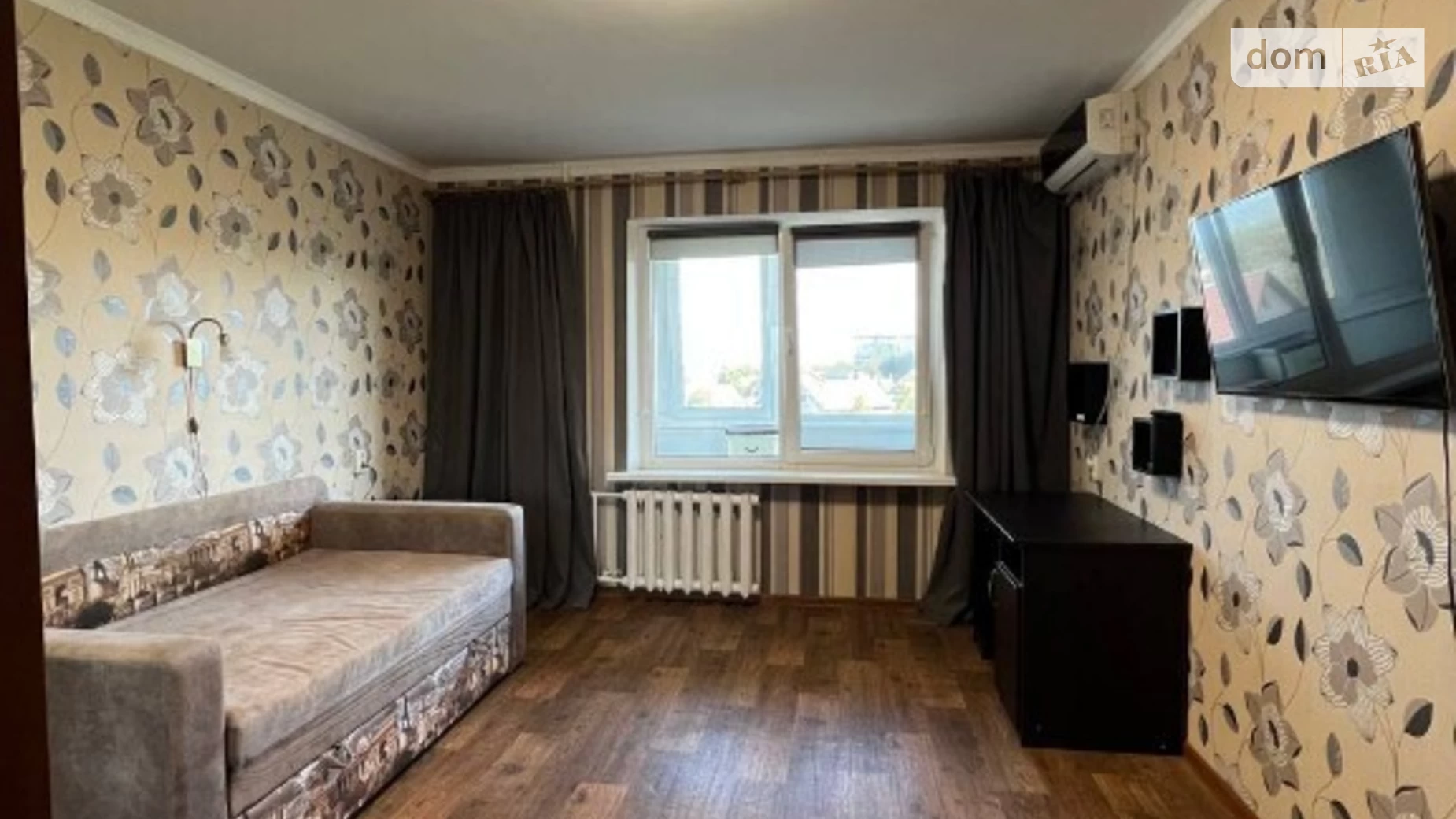 Продается 3-комнатная квартира 73 кв. м в Одессе, ул. Махачкалинская