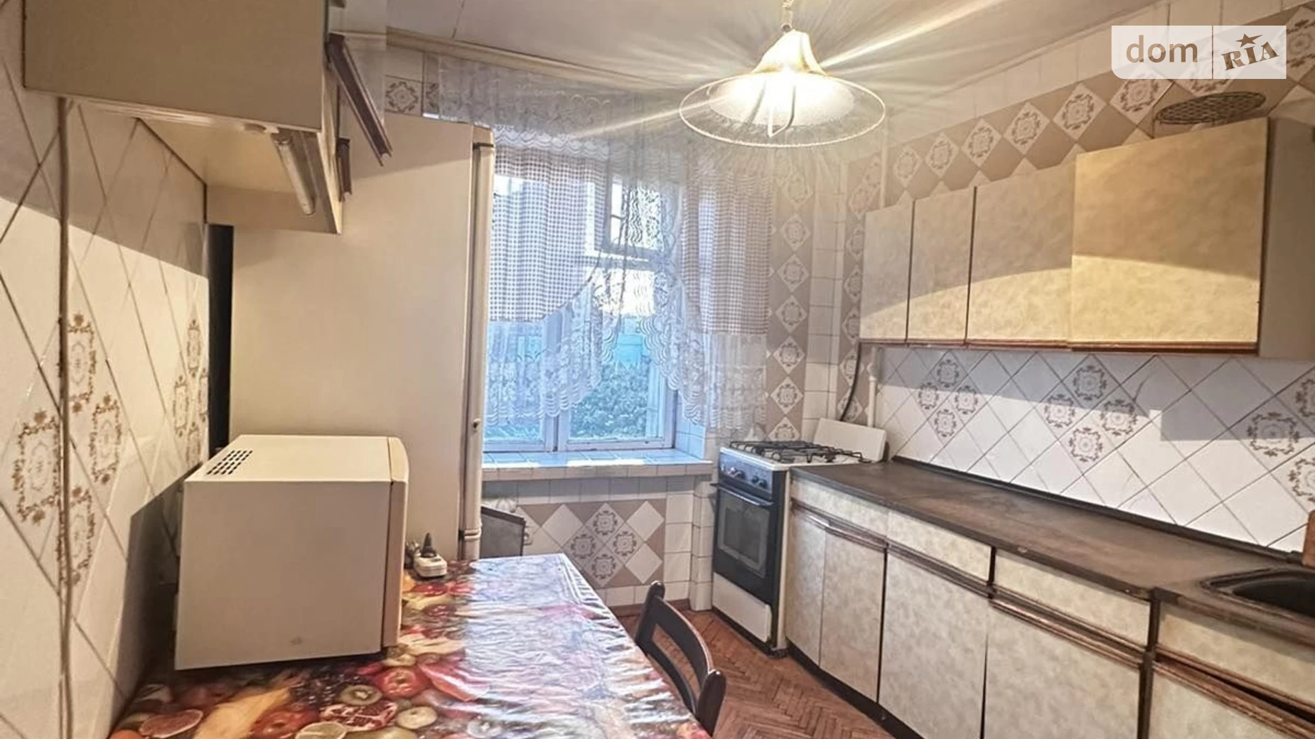 Продается 2-комнатная квартира 52 кв. м в Киеве, ул. Героев полка АЗОВ(Маршала Малиновского), 11