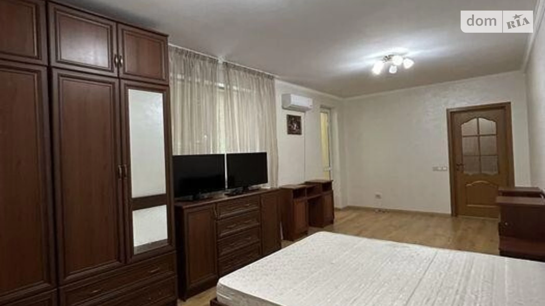 Продается 2-комнатная квартира 86 кв. м в Киеве, просп. Воскресенский(Перова), 10А