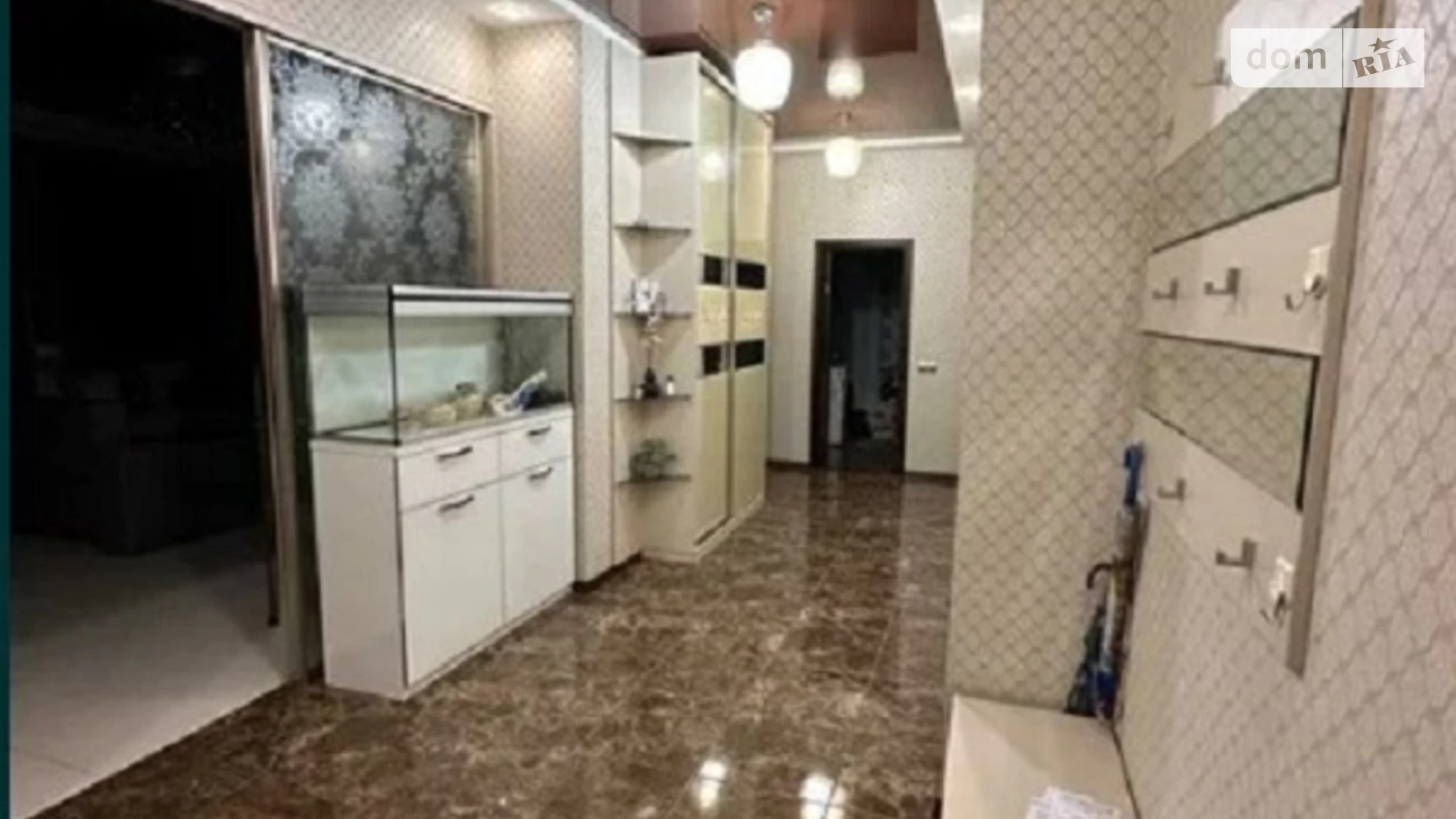 Продается 3-комнатная квартира 120 кв. м в Харькове, ул. Гвардейцев-Широнинцев, 33