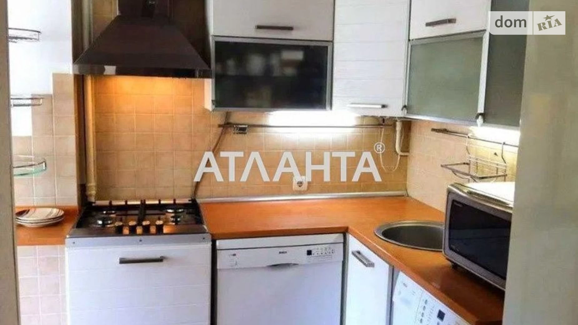 Продается 3-комнатная квартира 63 кв. м в Одессе, пер. Клубничный