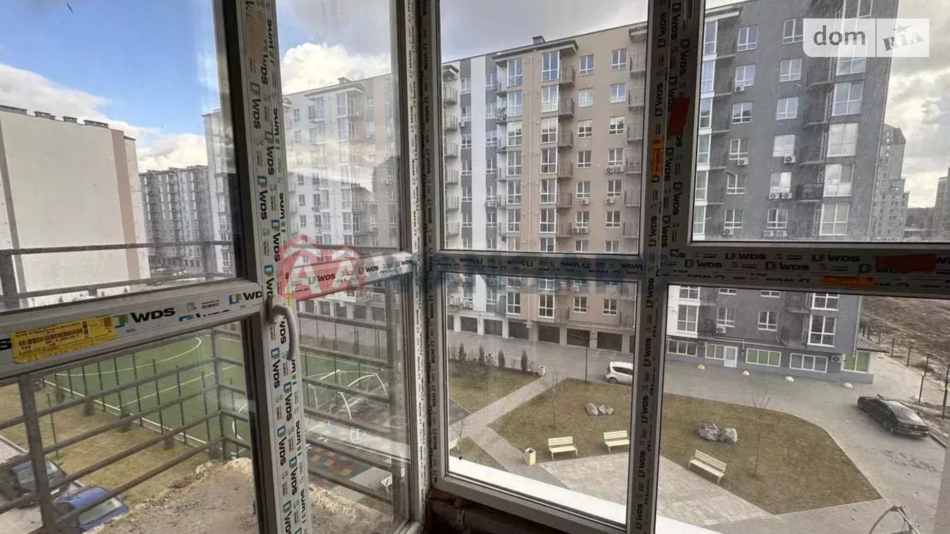 Продается 3-комнатная квартира 90 кв. м в Слобожанском, ул. Семейная
