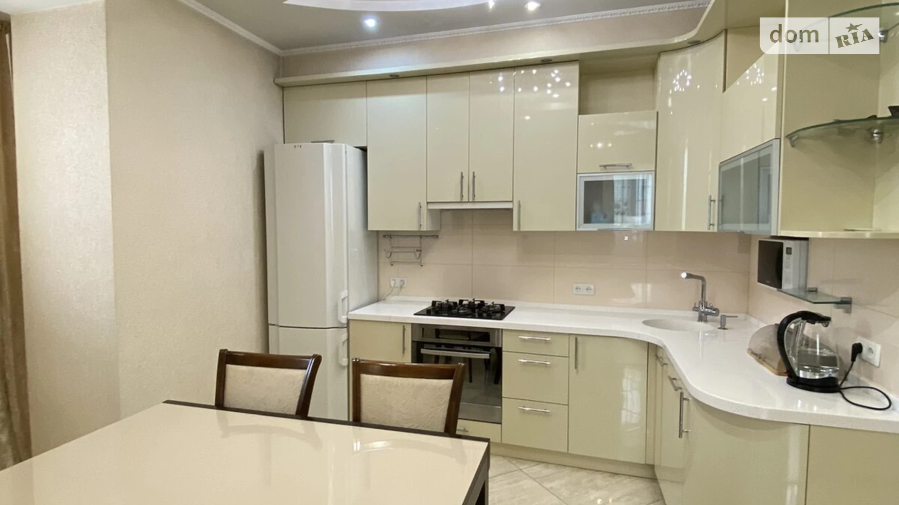 3-кімнатна квартира 71 кв. м у Запоріжжі, просп. Соборний - фото 2