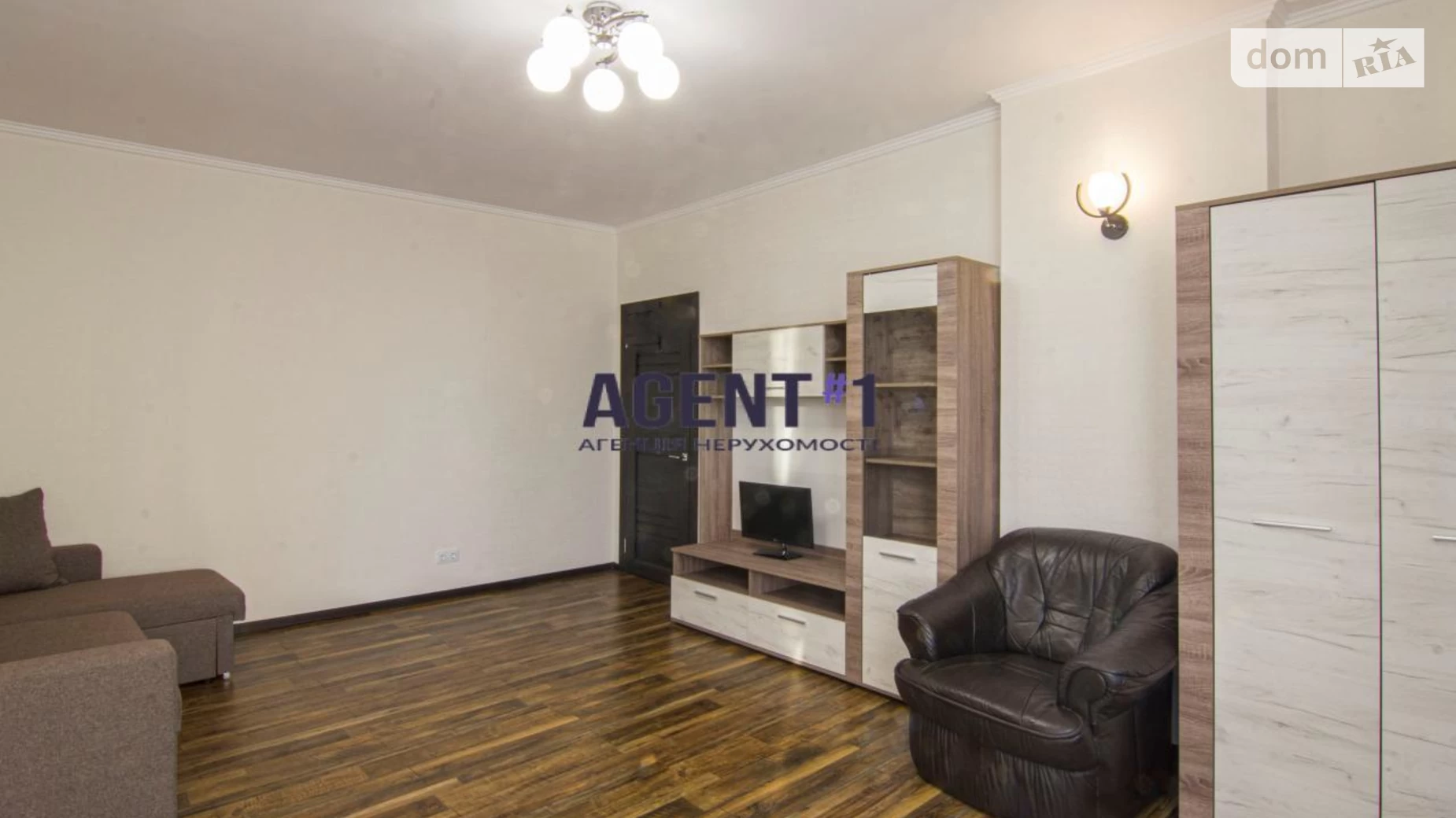 Продается 2-комнатная квартира 63 кв. м в Петропавловской Борщаговке, ул. Бархатная, 9А