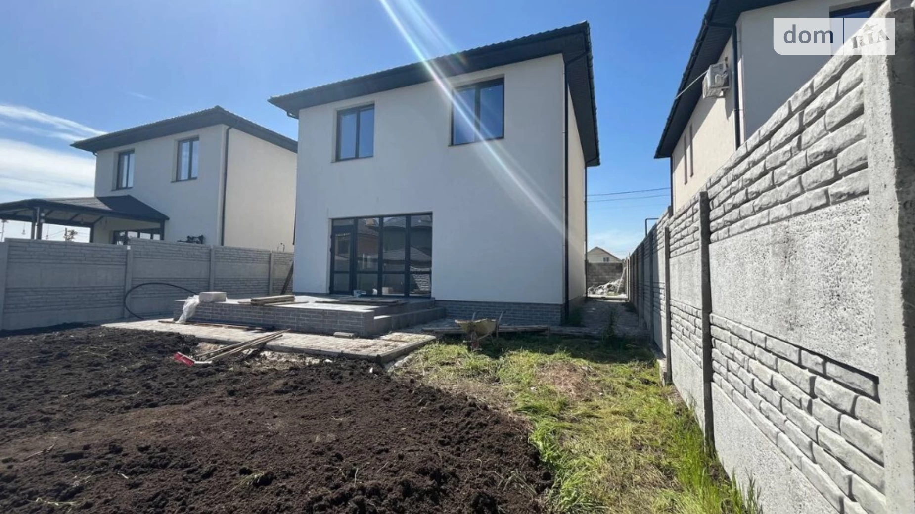 Продается дом на 2 этажа 130 кв. м с камином, цена: 138000 $ - фото 3