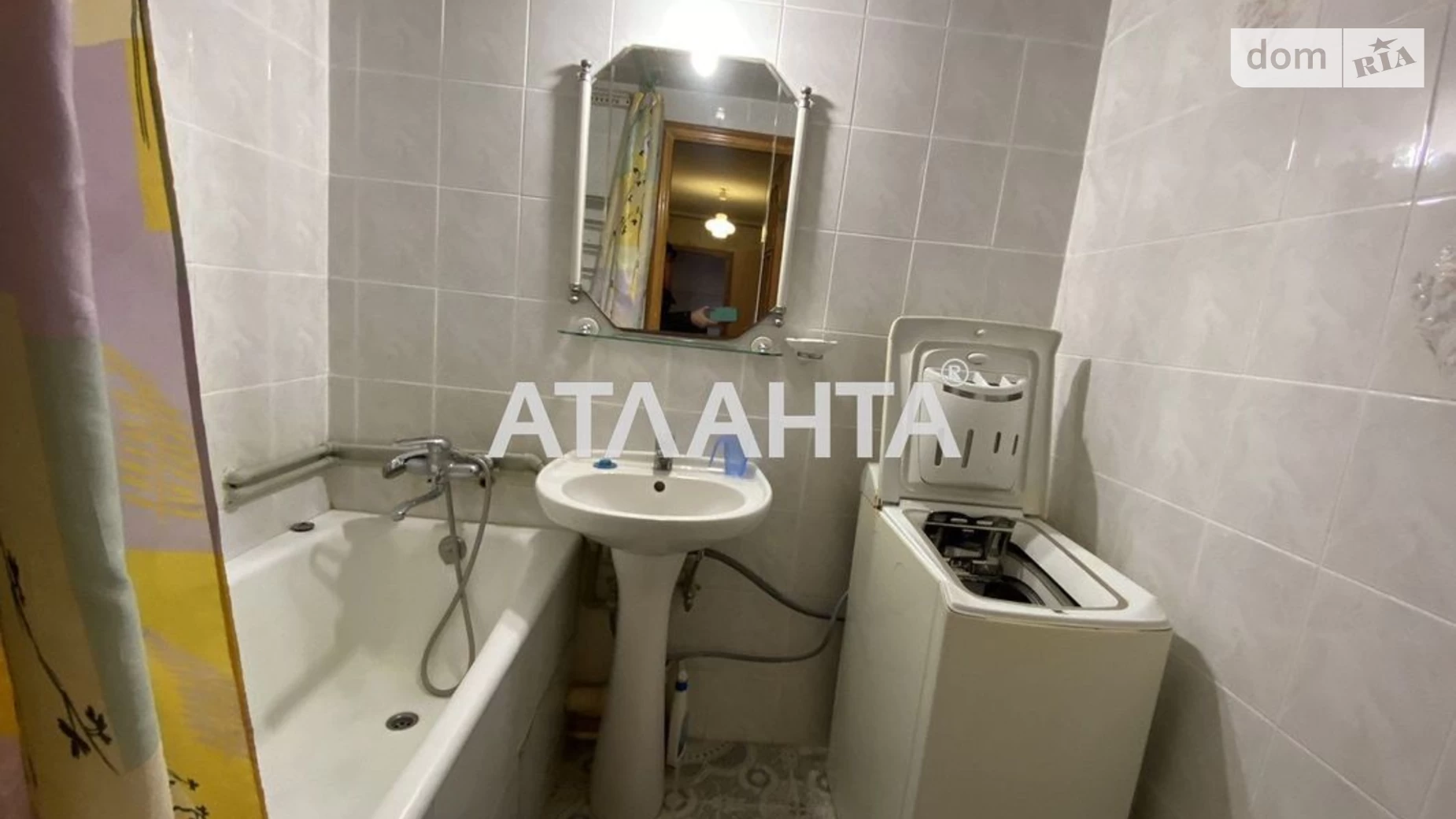 Продается 2-комнатная квартира 53 кв. м в Одессе, ул. Бабаджаняна Маршала