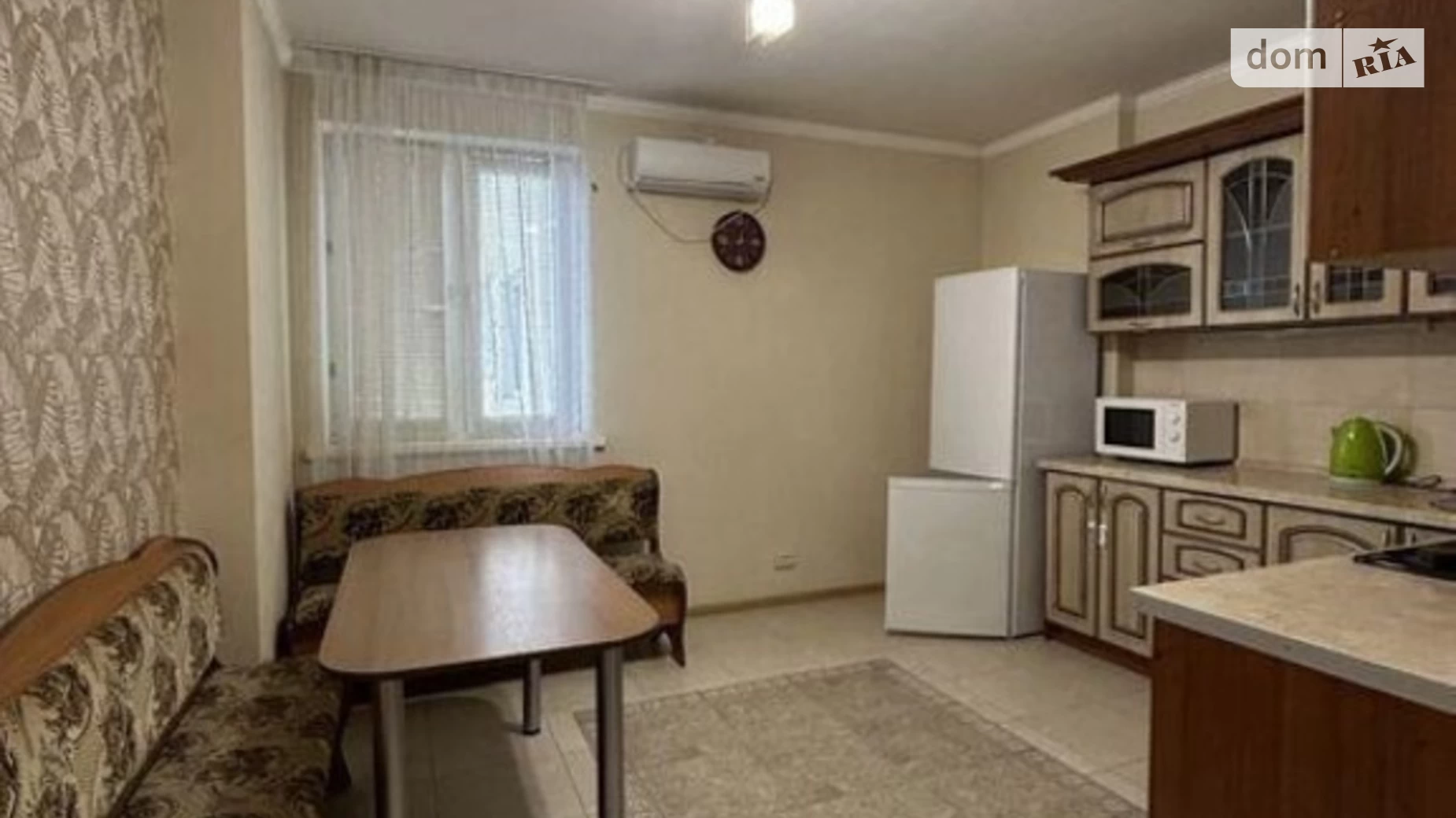 Продается 2-комнатная квартира 84 кв. м в Киеве, ул. Воскресенская, 16