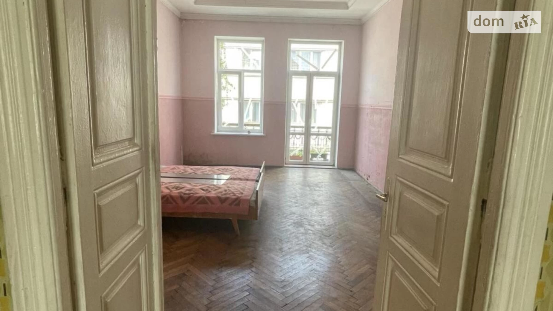 Продается 4-комнатная квартира 118 кв. м в Львове