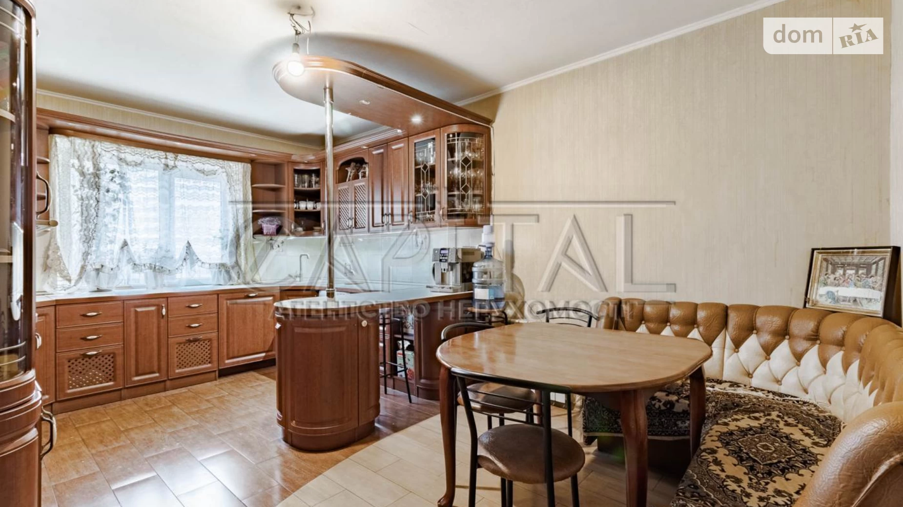Продается 3-комнатная квартира 97 кв. м в Киеве, ул. Елены Пчилки