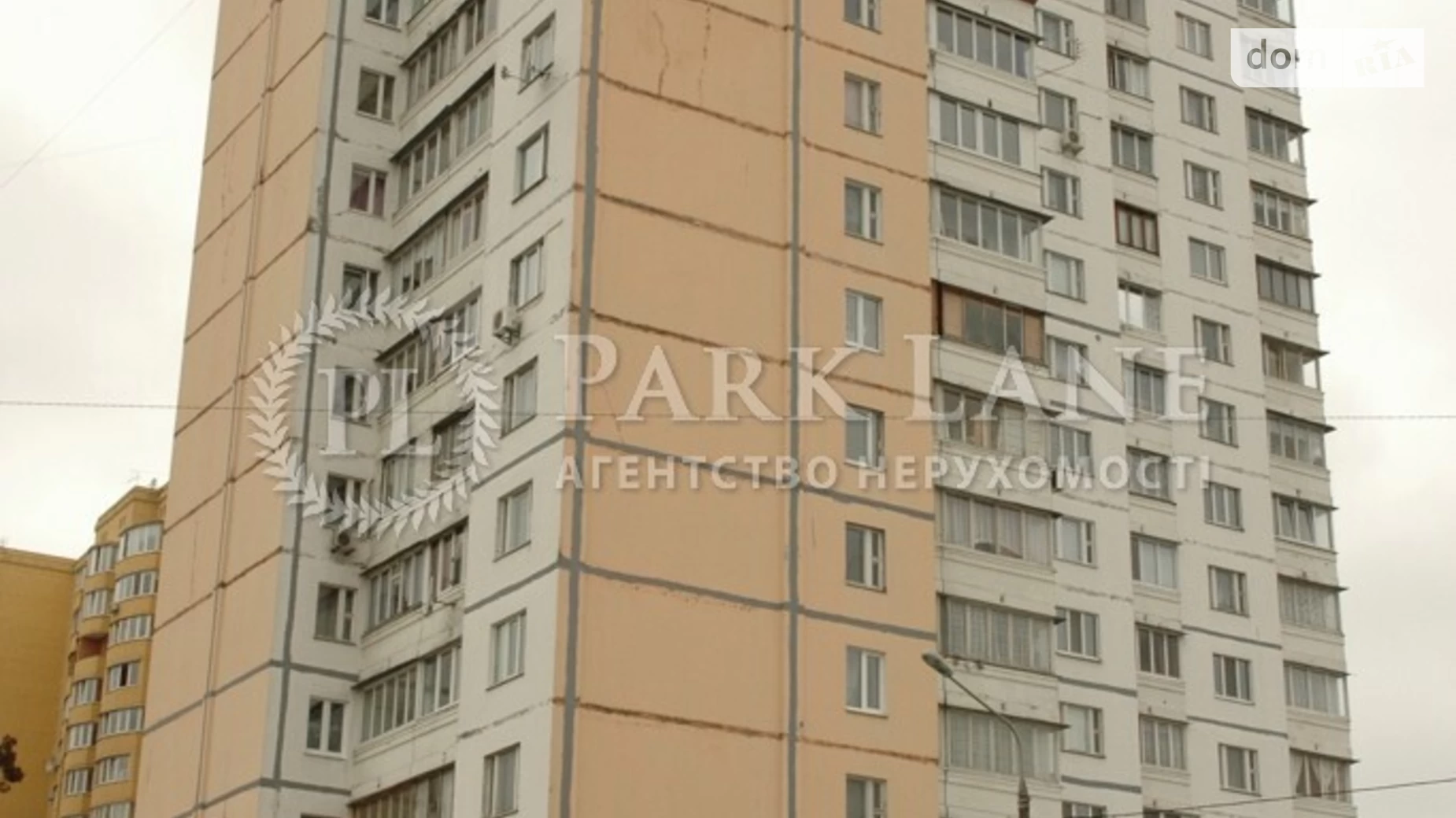 Продается 4-комнатная квартира 95 кв. м в Киеве, ул. Миропольская, 37