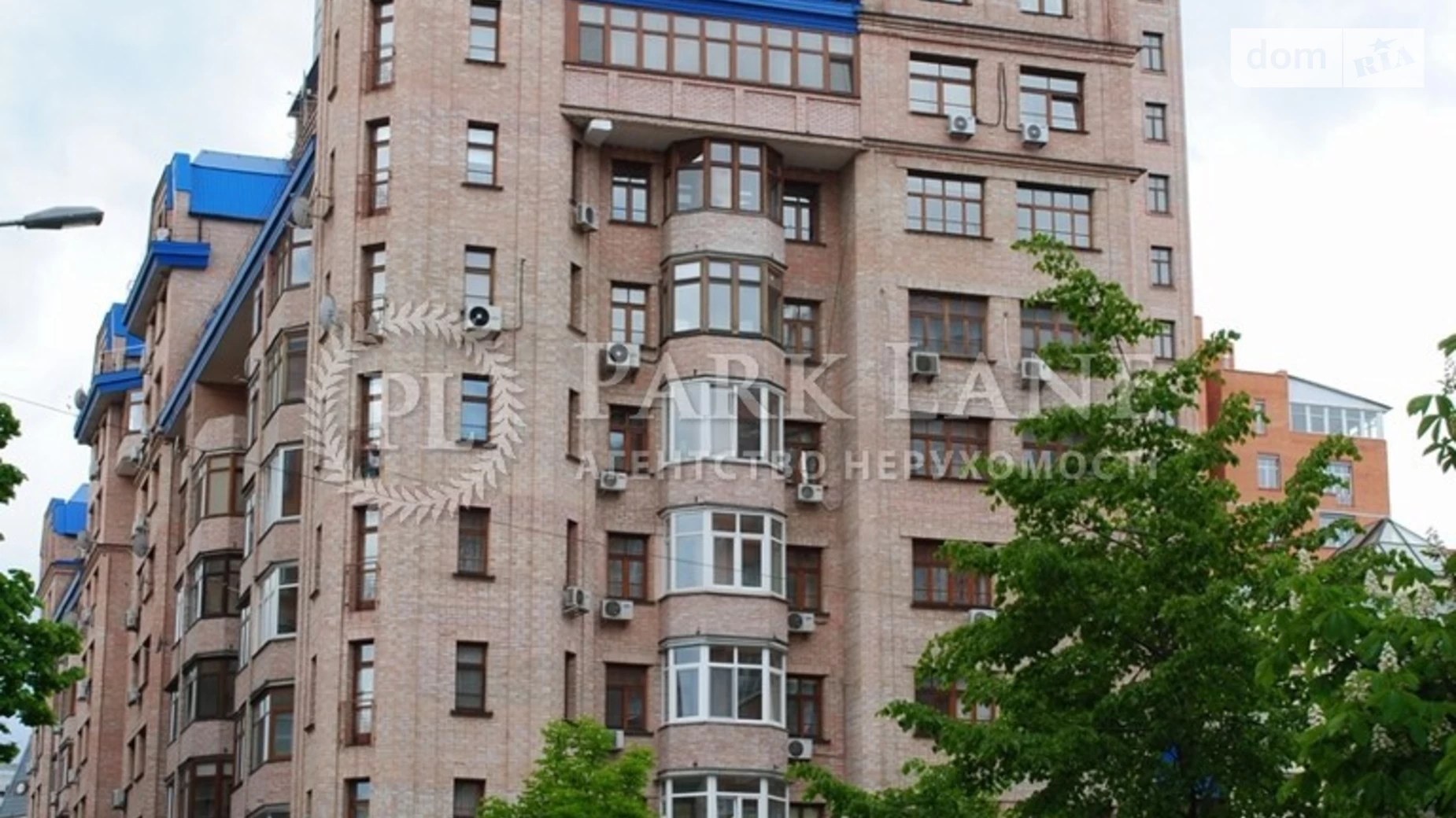 Продается 4-комнатная квартира 220 кв. м в Киеве, ул. Павловская, 18