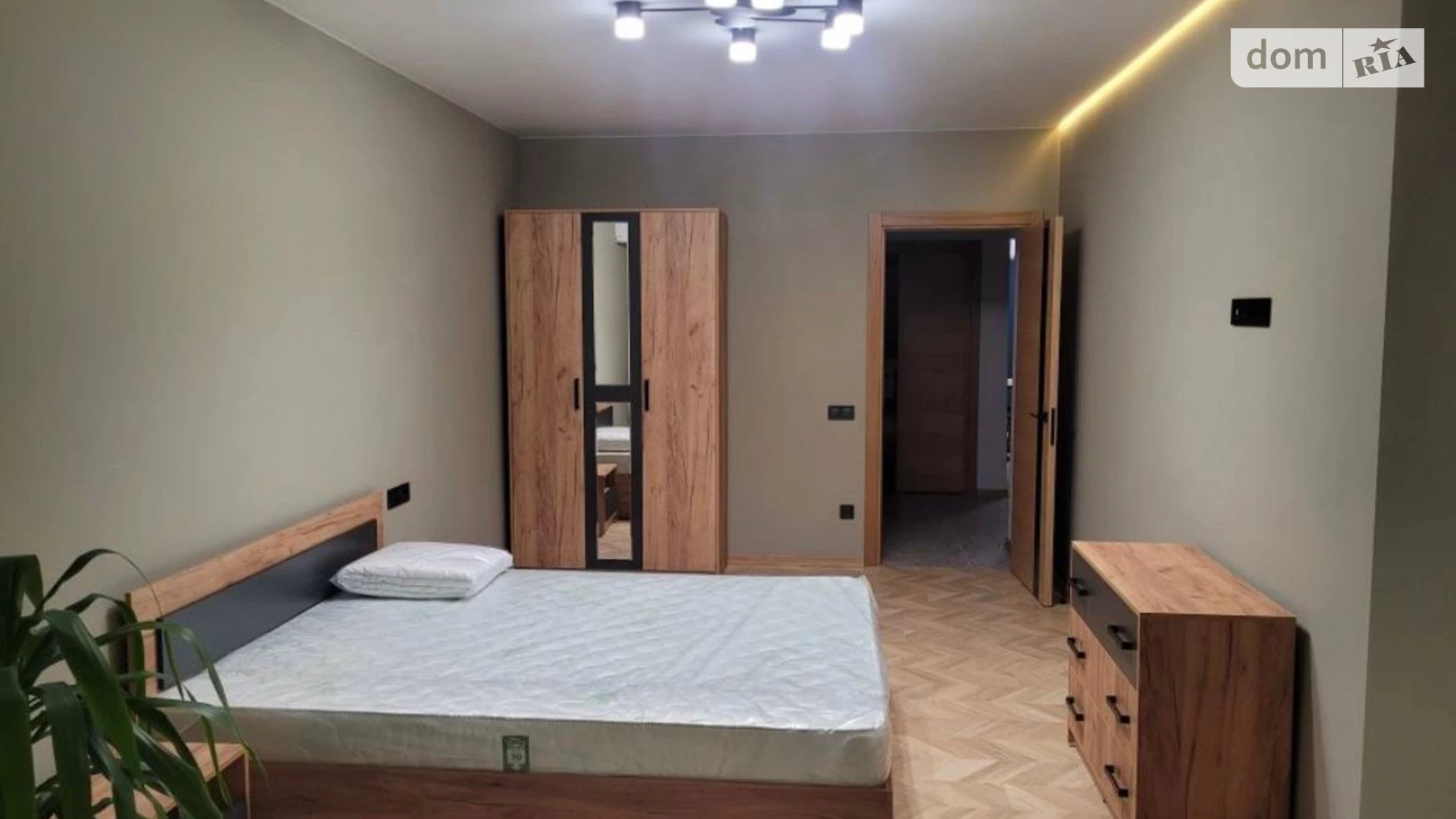 Продается 2-комнатная квартира 70 кв. м в Криховцах, ул. Приозерная
