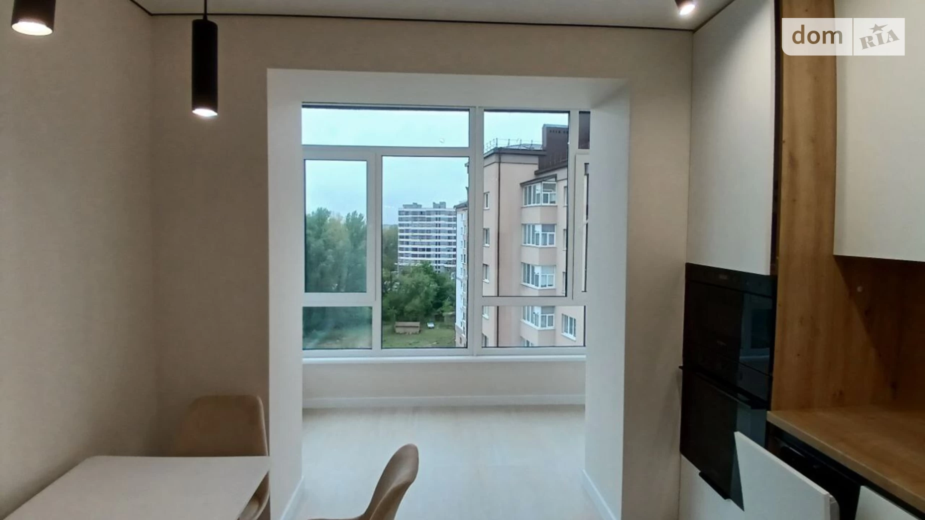 Продается 1-комнатная квартира 43 кв. м в Ивано-Франковске, ул. Целевича Юлиана, 4 - фото 3