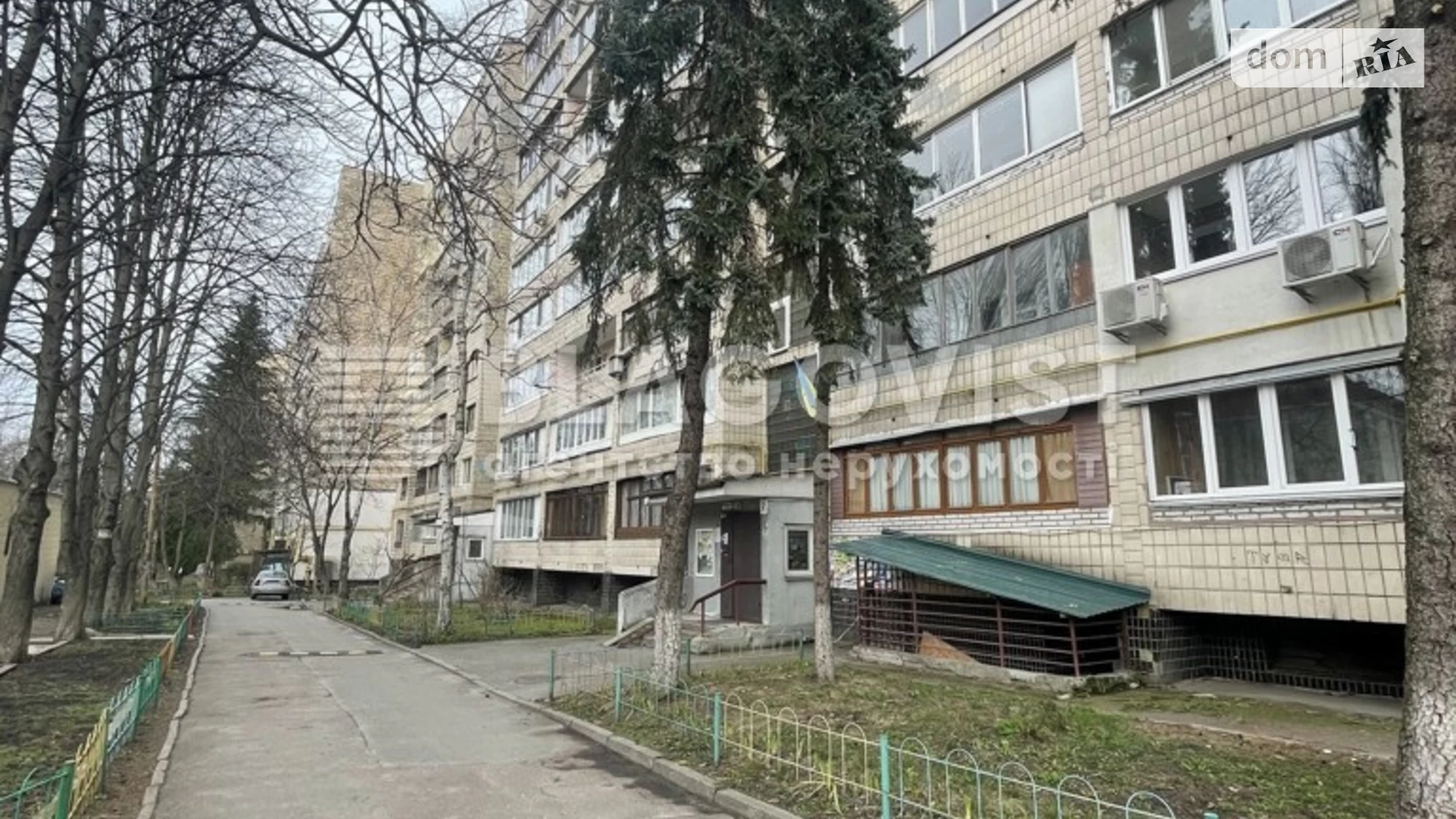 Продается 3-комнатная квартира 82 кв. м в Киеве, ул. Ереванская