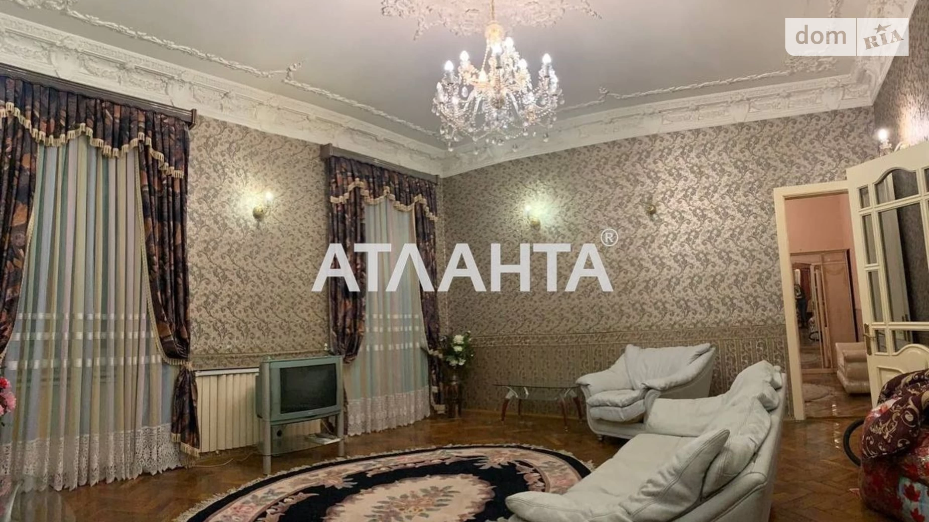 Продається 4-кімнатна квартира 129.3 кв. м у Одесі, вул. Юрія Олеші