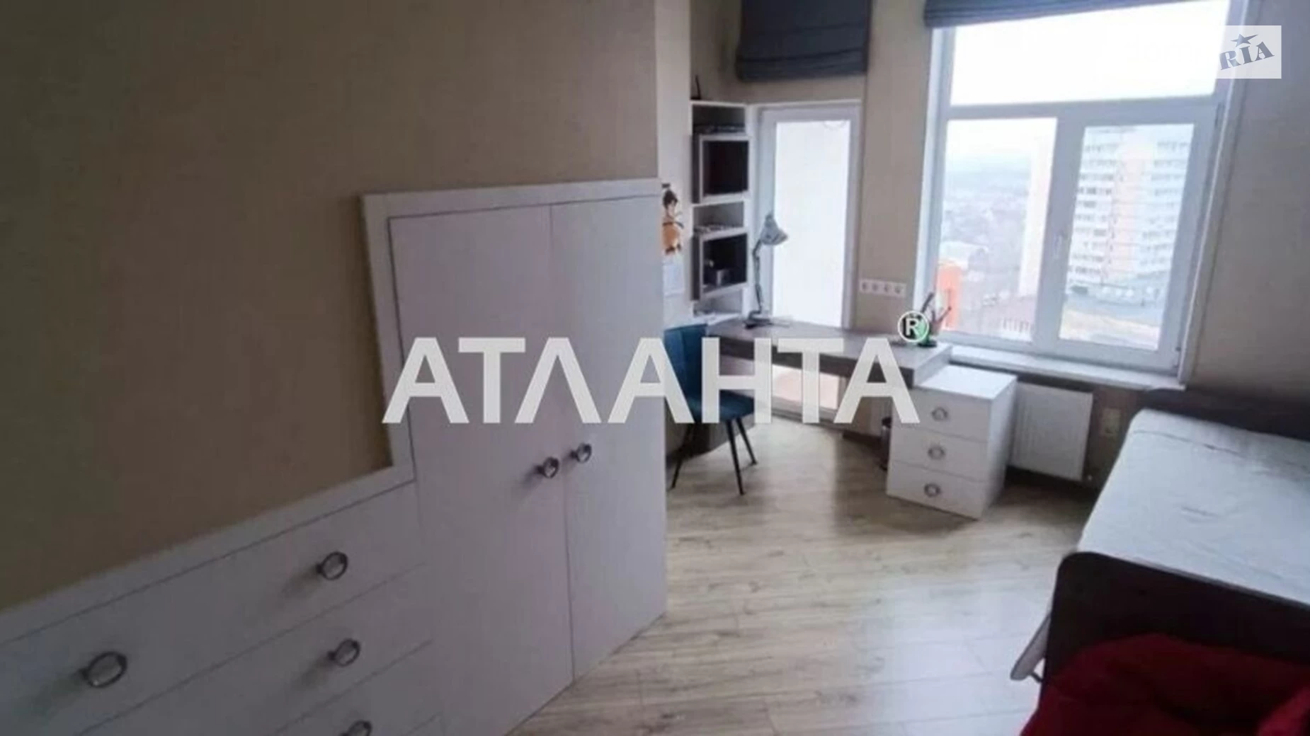 Продается 2-комнатная квартира 120 кв. м в Одессе, ул. Героев обороны Одессы, 24