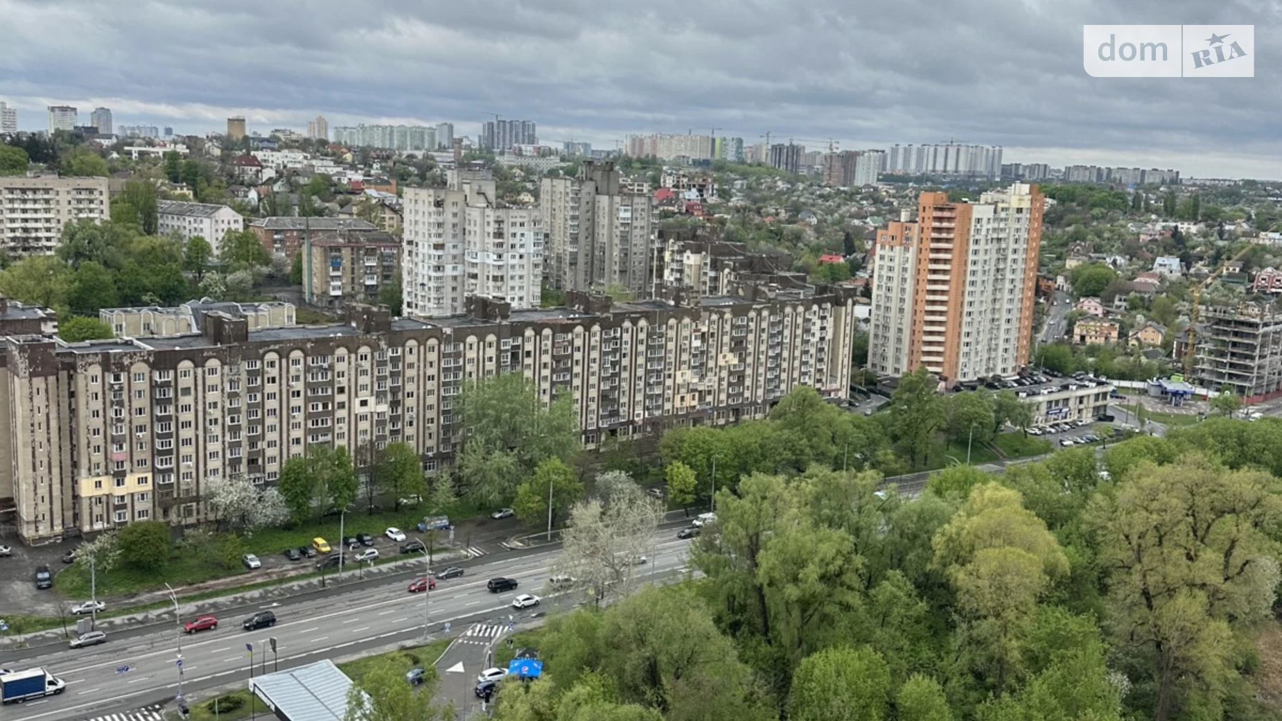 Продается 2-комнатная квартира 72 кв. м в Киеве, пер. Ясиноватский, 11