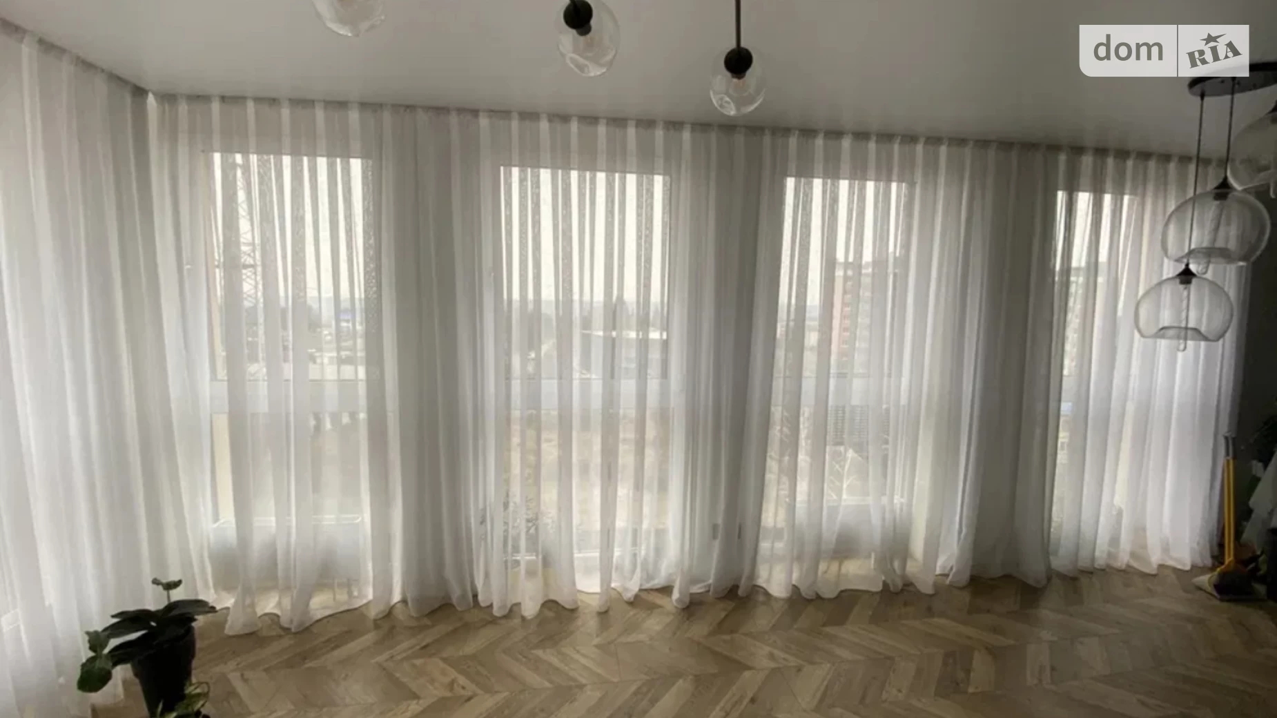 Продается 2-комнатная квартира 54 кв. м в Белогородке, ул. Михаила Величко, 40