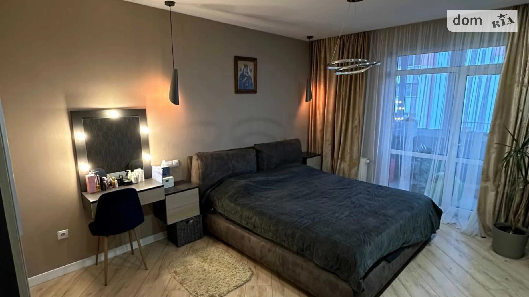 Продается 3-комнатная квартира 93 кв. м в Львове