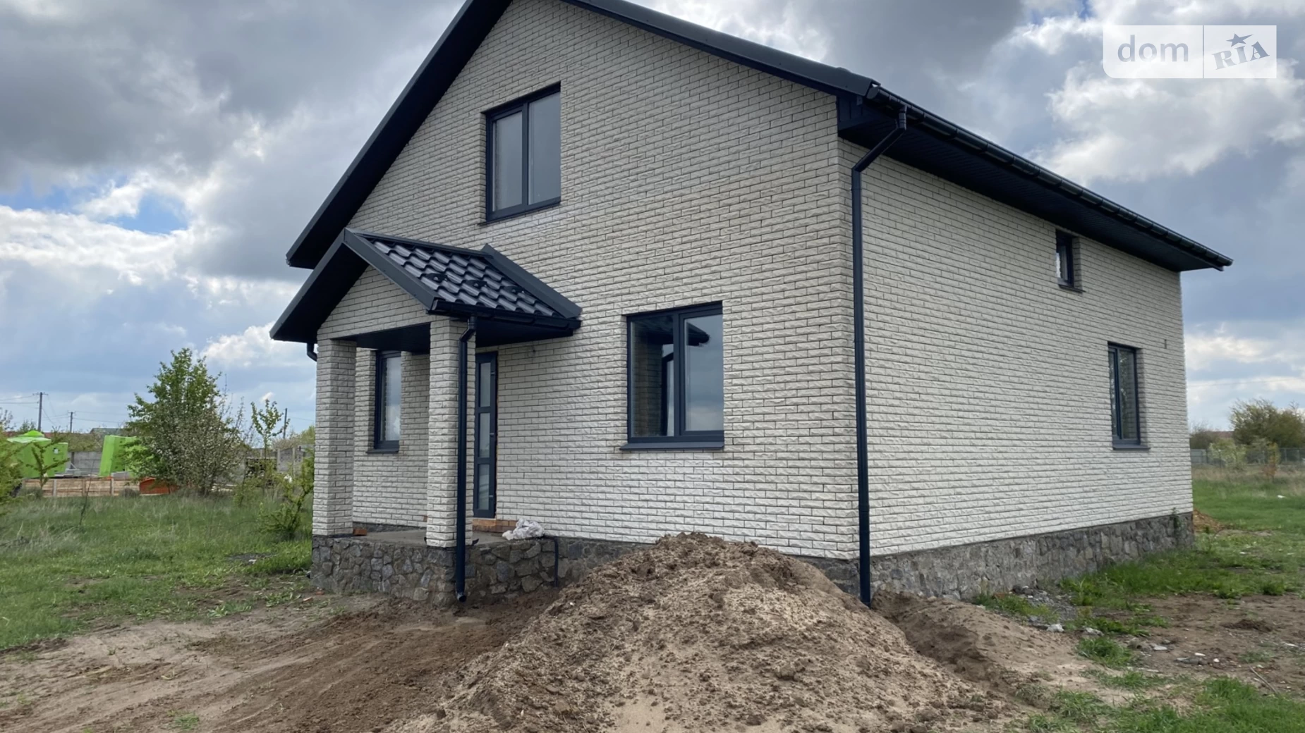Продается дом на 2 этажа 115 кв. м с камином, цена: 80000 $ - фото 2