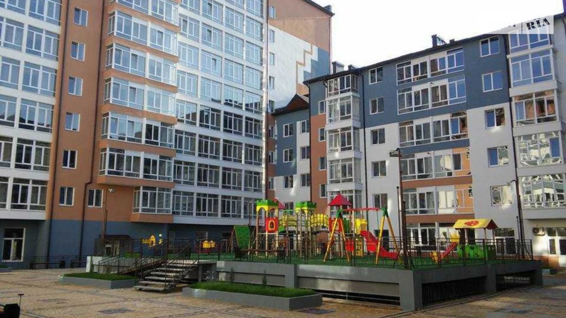 Продается 2-комнатная квартира 79 кв. м в Ивано-Франковске, ул. Андрея Мельника