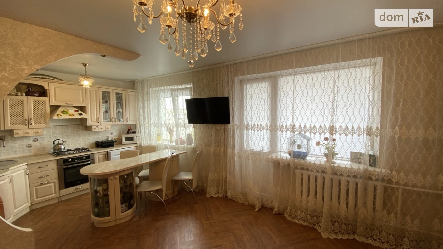 Продается 3-комнатная квартира 65 кв. м в Житомире, пр. Тутковского Академика