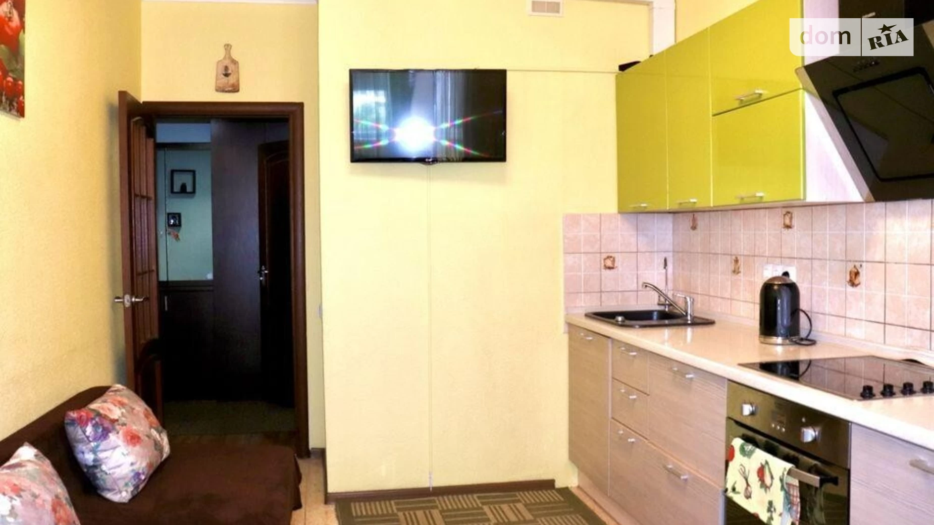 Продается 2-комнатная квартира 64 кв. м в Киеве, ул. Семьи Кульженко(Петра Дегтяренко), 33