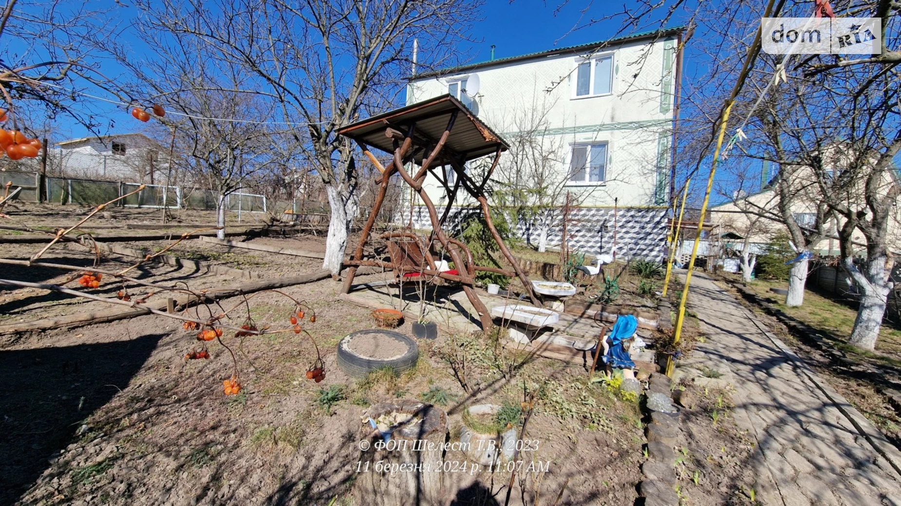 Продається будинок 3 поверховий 150 кв. м з бесідкою, СТ Кринички