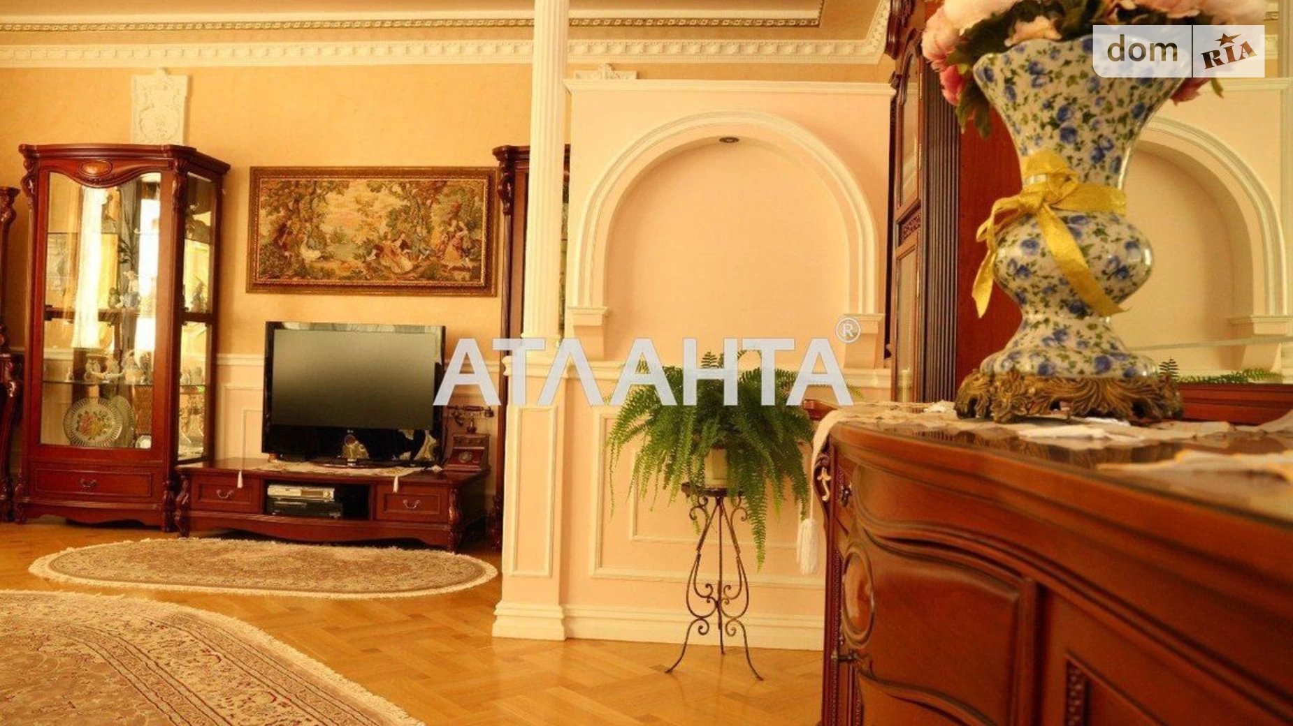 Продається 2-кімнатна квартира 90 кв. м у Одесі, плато Гагарінське, 5Б