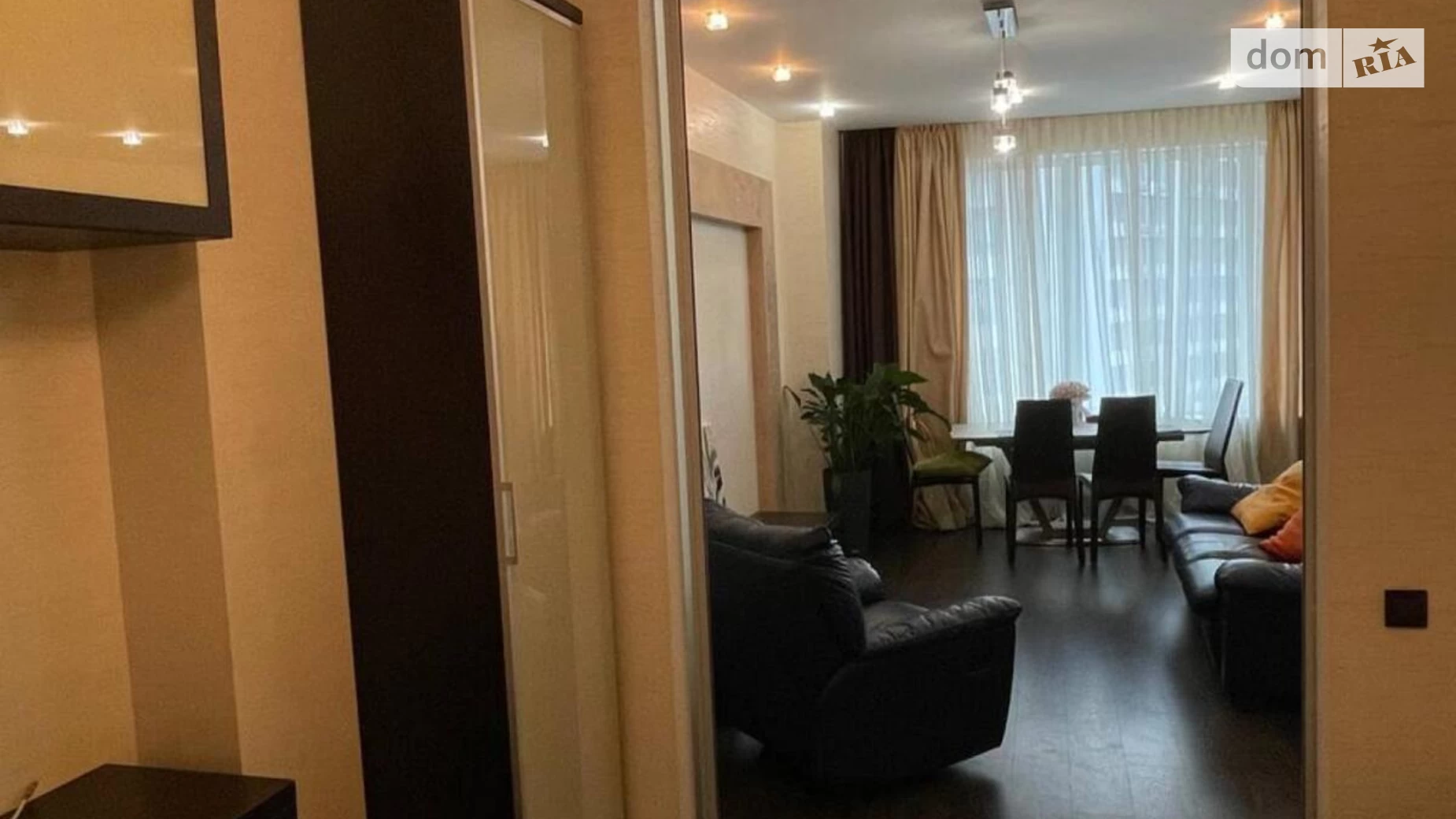 Продается 1-комнатная квартира 55 кв. м в Одессе, ул. Литературная