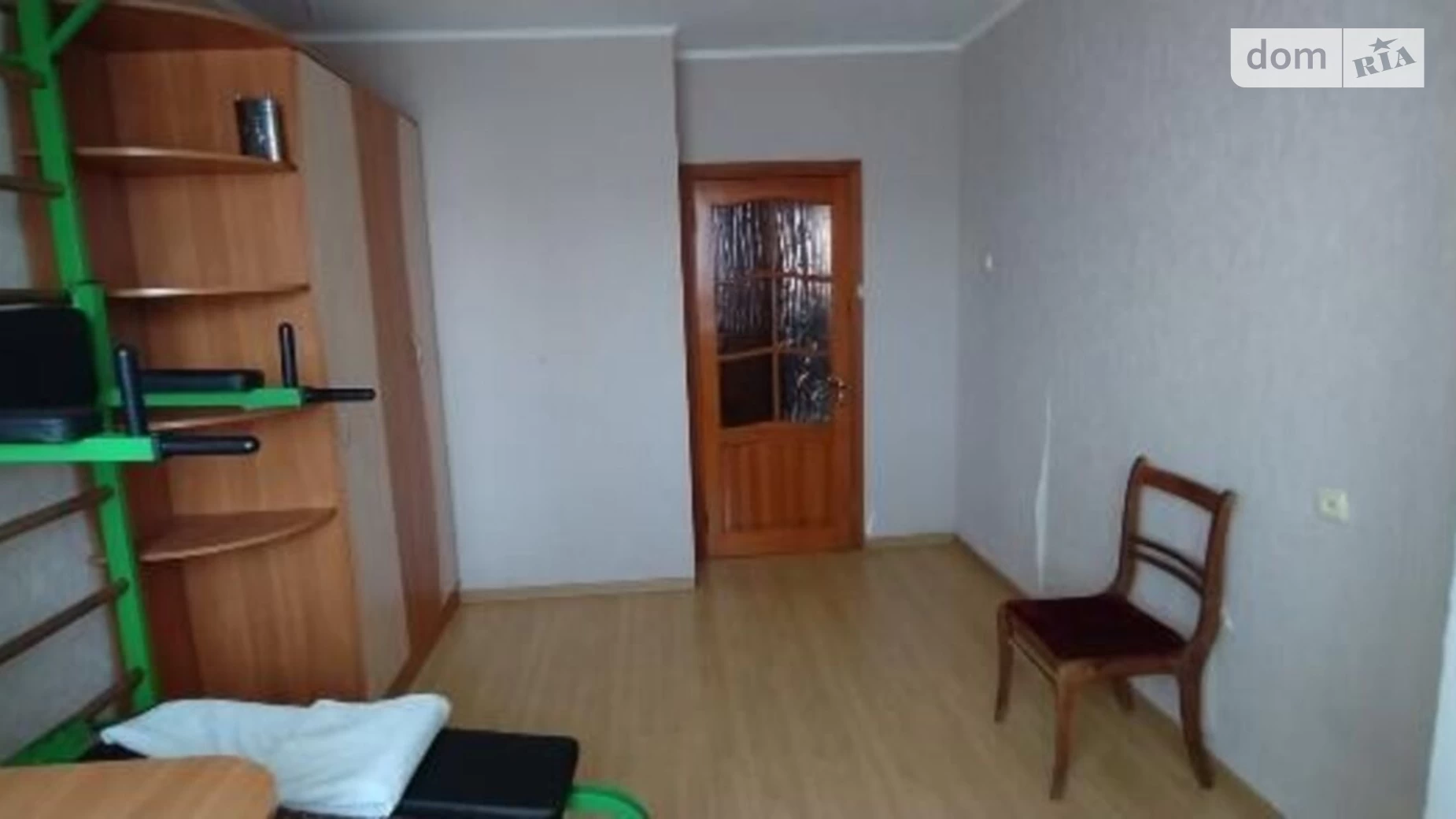 Продається 3-кімнатна квартира 64 кв. м у Одесі, вул. Махачкалинська