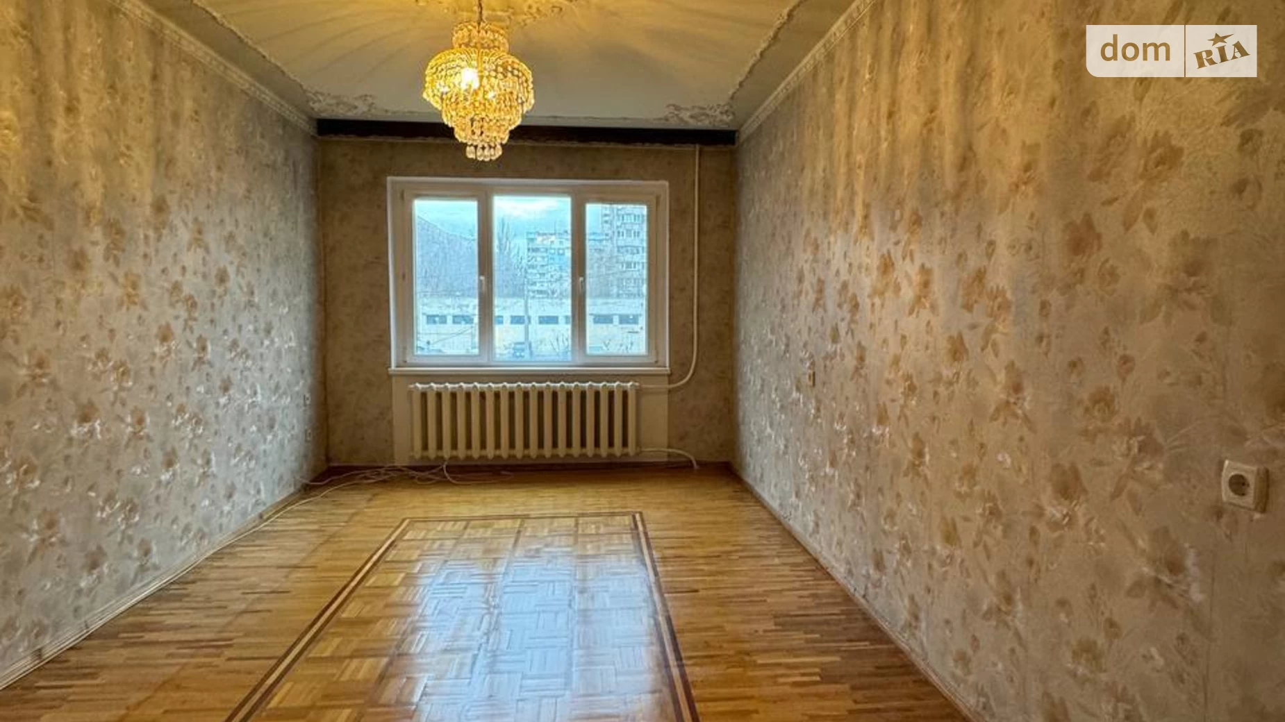 Продается 3-комнатная квартира 61 кв. м в Одессе, просп. Добровольского