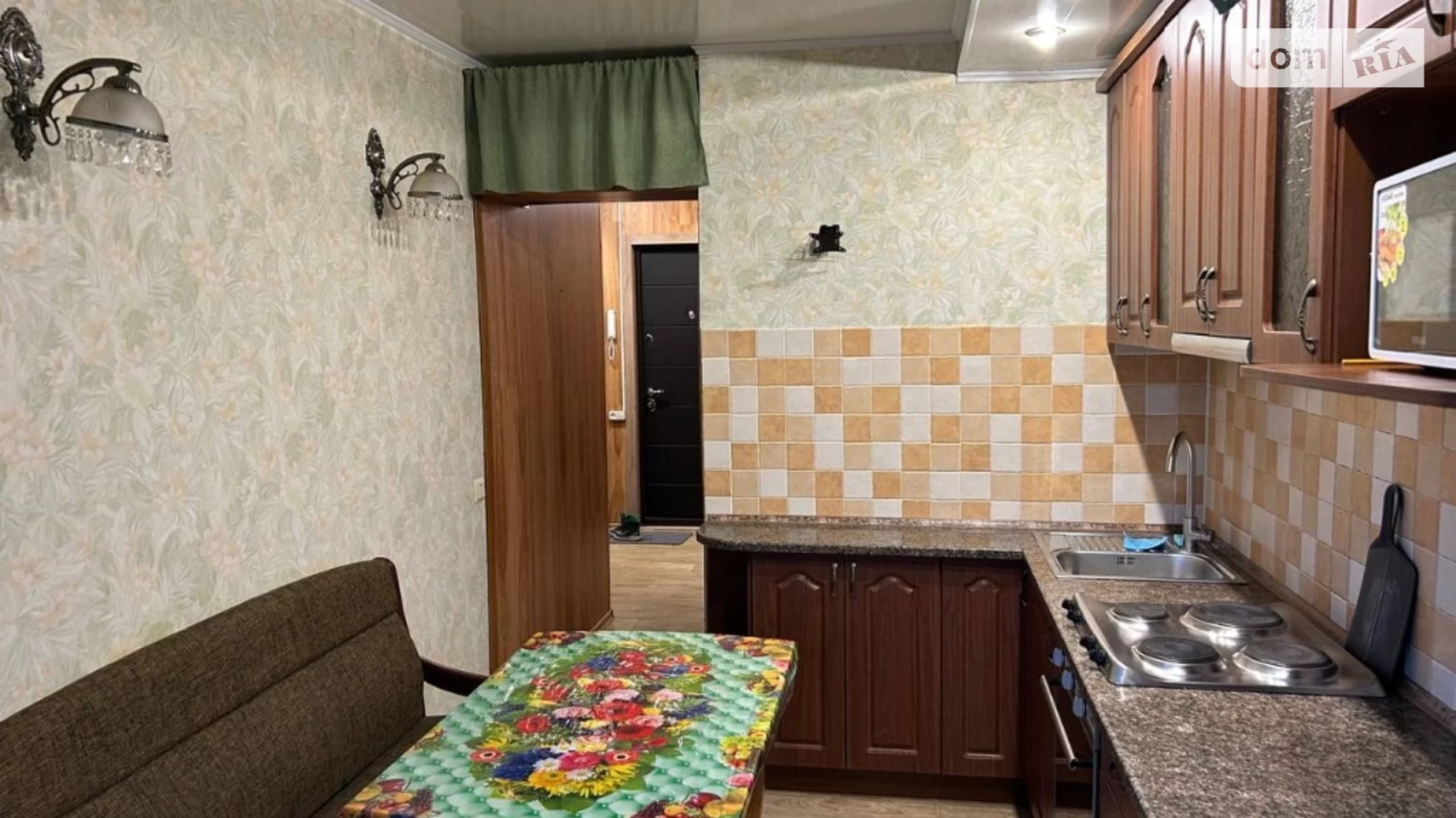 Продается 1-комнатная квартира 41 кв. м в Днепре, мас. Тополь-2, 40