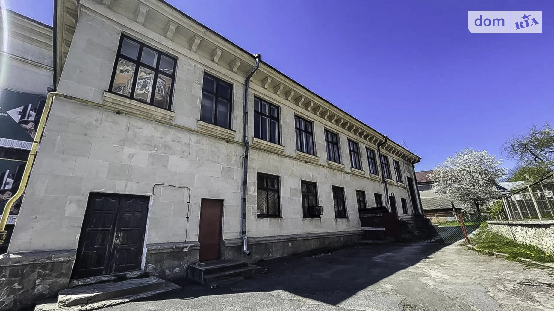 Продается объект сферы услуг 1848 кв. м в 3-этажном здании, цена: 1800000 $ - фото 5