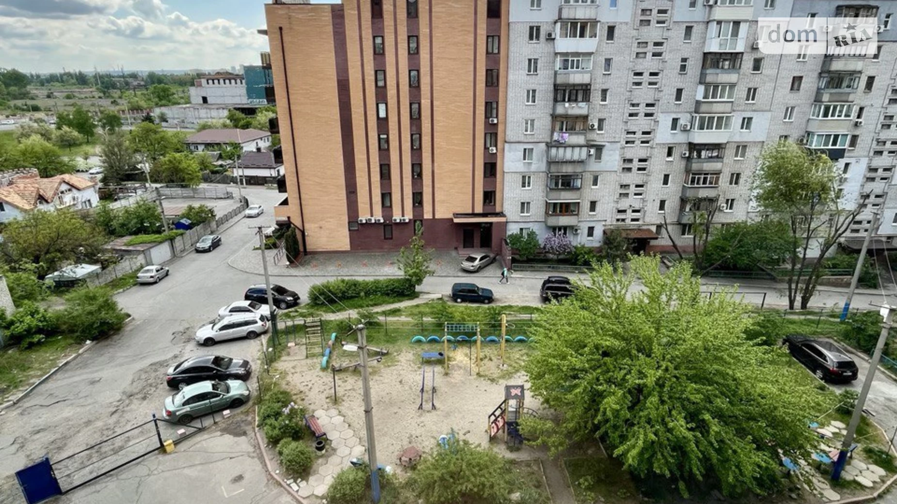 Продается 2-комнатная квартира 56 кв. м в Днепре, ул. Дарницкая, 9