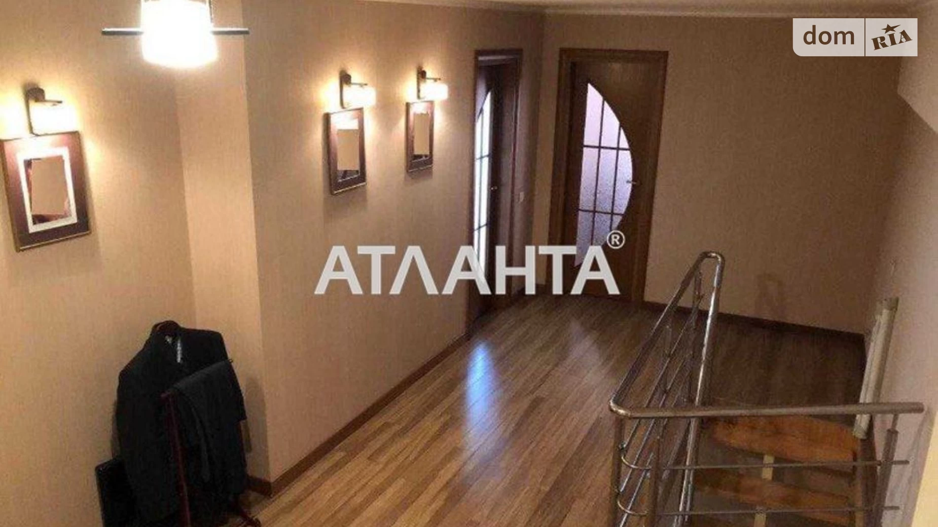 Продається 3-кімнатна квартира 124 кв. м у Львові, вул. Манастирського
