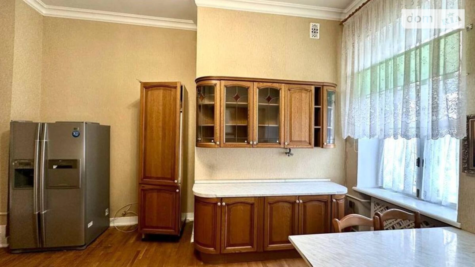 Продается 4-комнатная квартира 125 кв. м в Киеве, ул. Александра Конисского(Тургеневская), 30