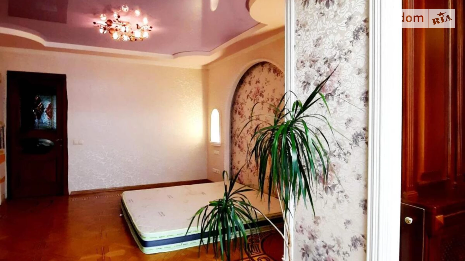 Продается 3-комнатная квартира 121 кв. м в Харькове, ул. Залесская, 5