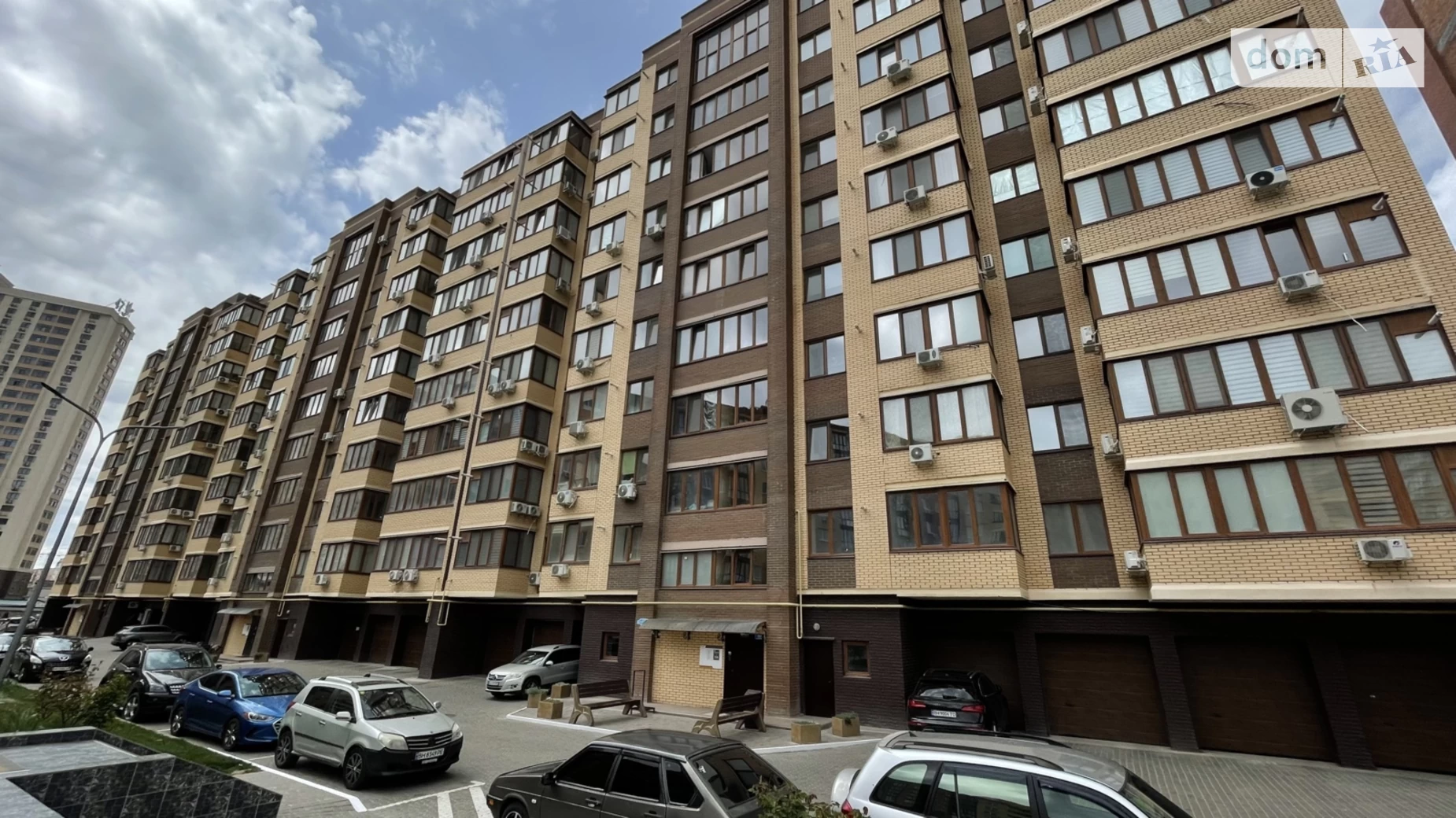Продается 1-комнатная квартира 42.56 кв. м в Одессе, ул. Академика Сахарова