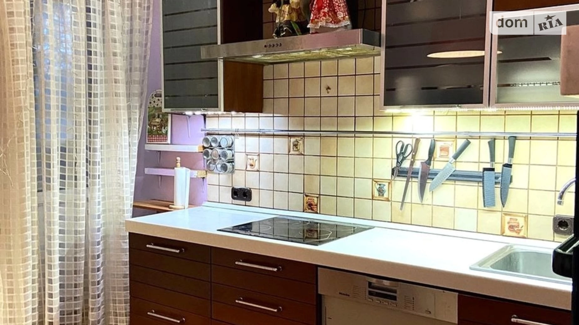 Продается дом на 4 этажа 401 кв. м с гаражом, цена: 140000 $ - фото 2